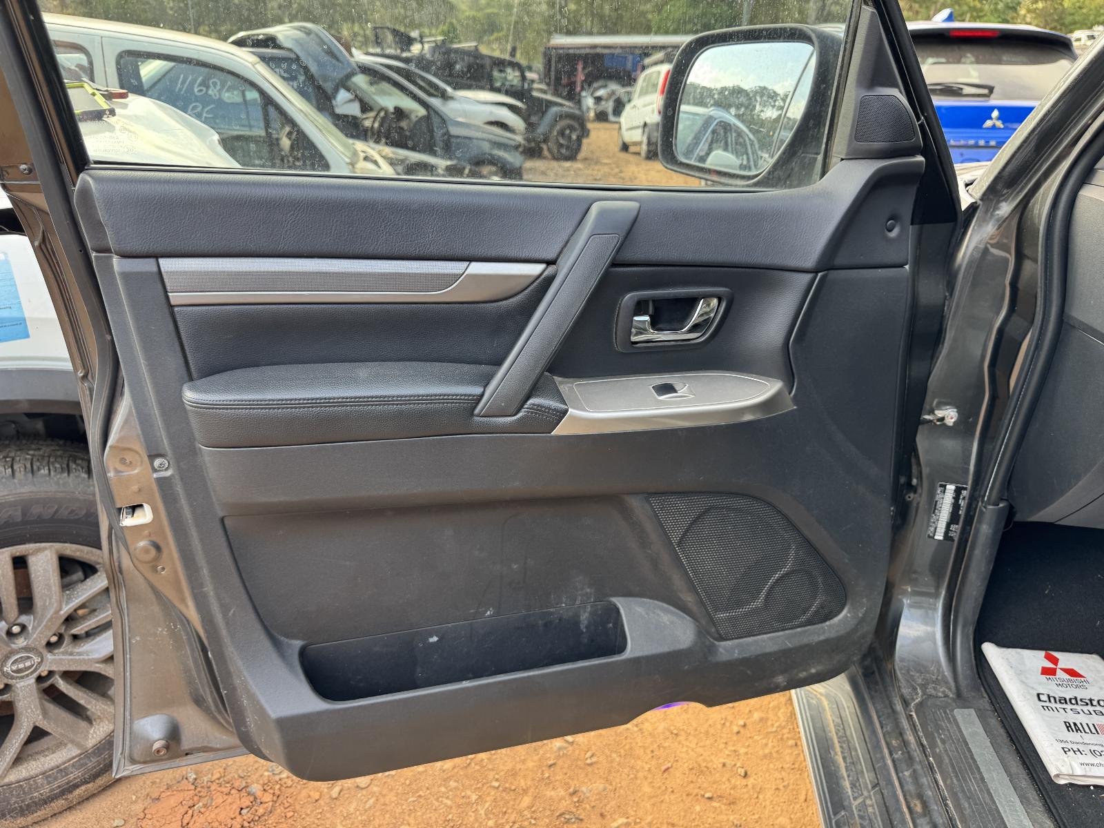 View Auto part Engine MITSUBISHI PAJERO 2017