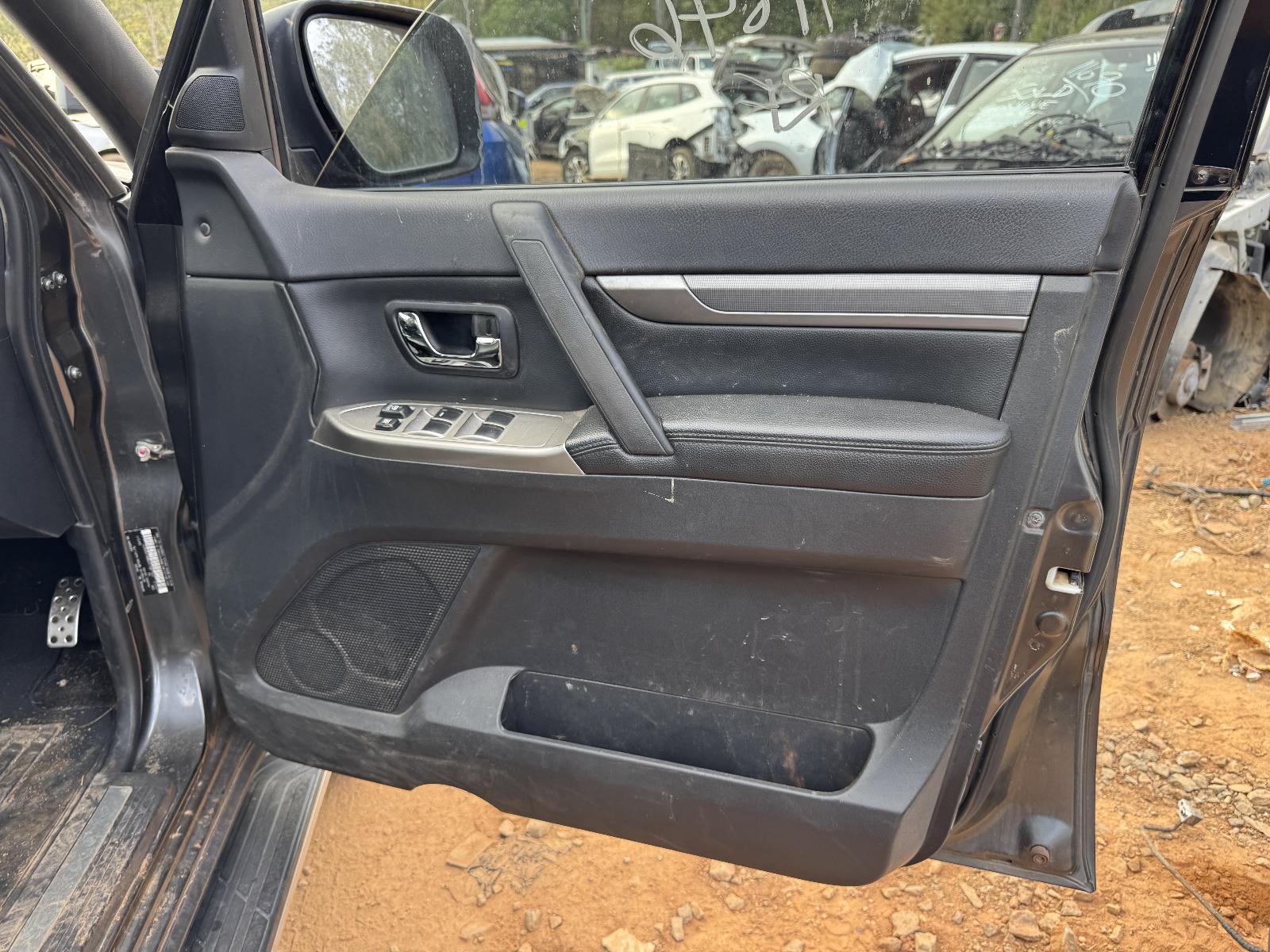 View Auto part Engine MITSUBISHI PAJERO 2017