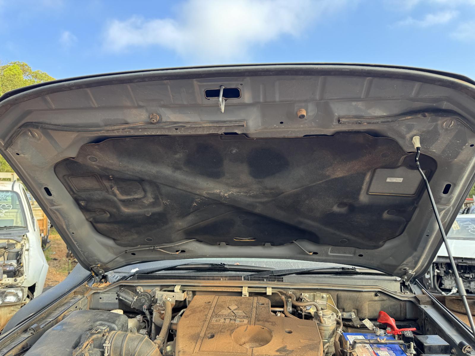 View Auto part Engine MITSUBISHI PAJERO 2017