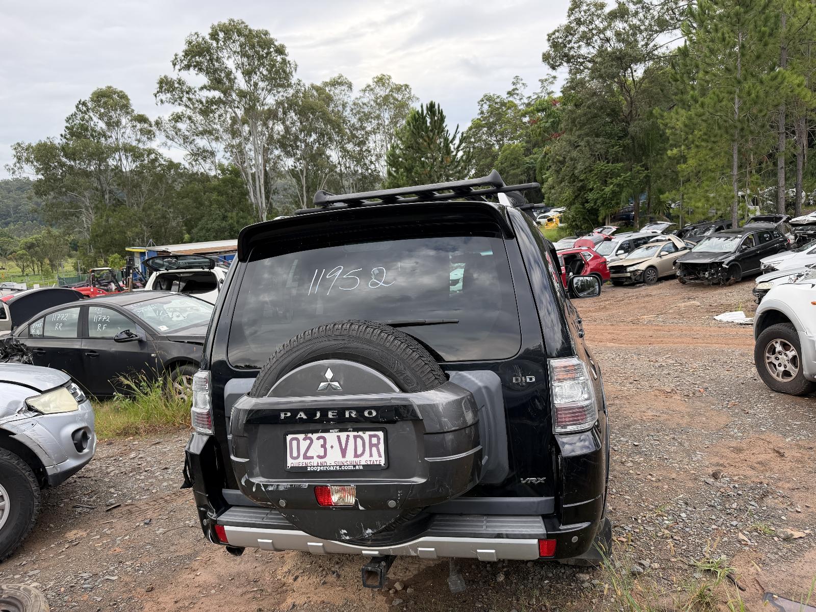 View Auto part Roof Rack/Bars Mitsubishi Pajero 2010
