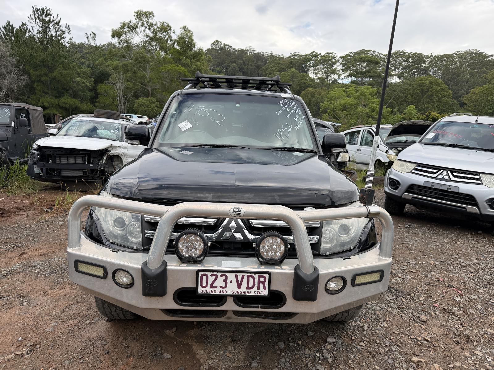 View Auto part Roof Rack/Bars Mitsubishi Pajero 2010