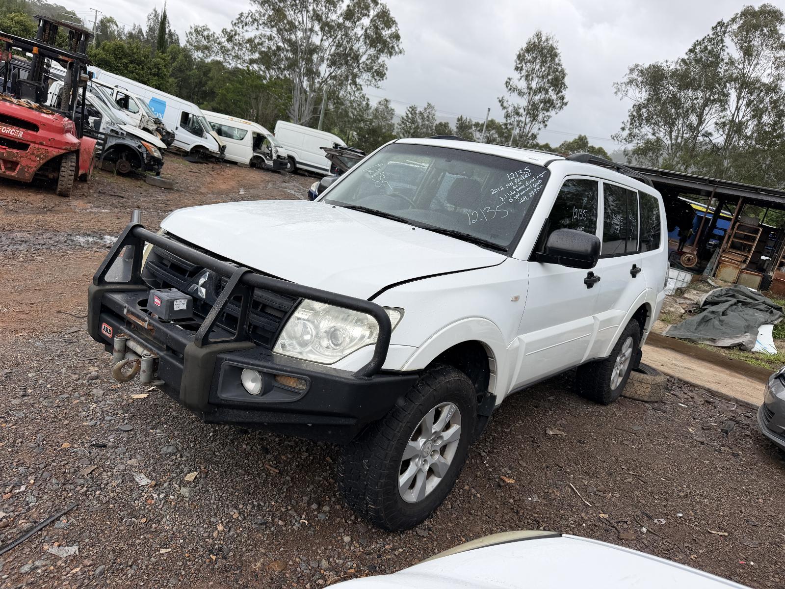View Auto part Battery Terminal Mitsubishi Pajero 2012