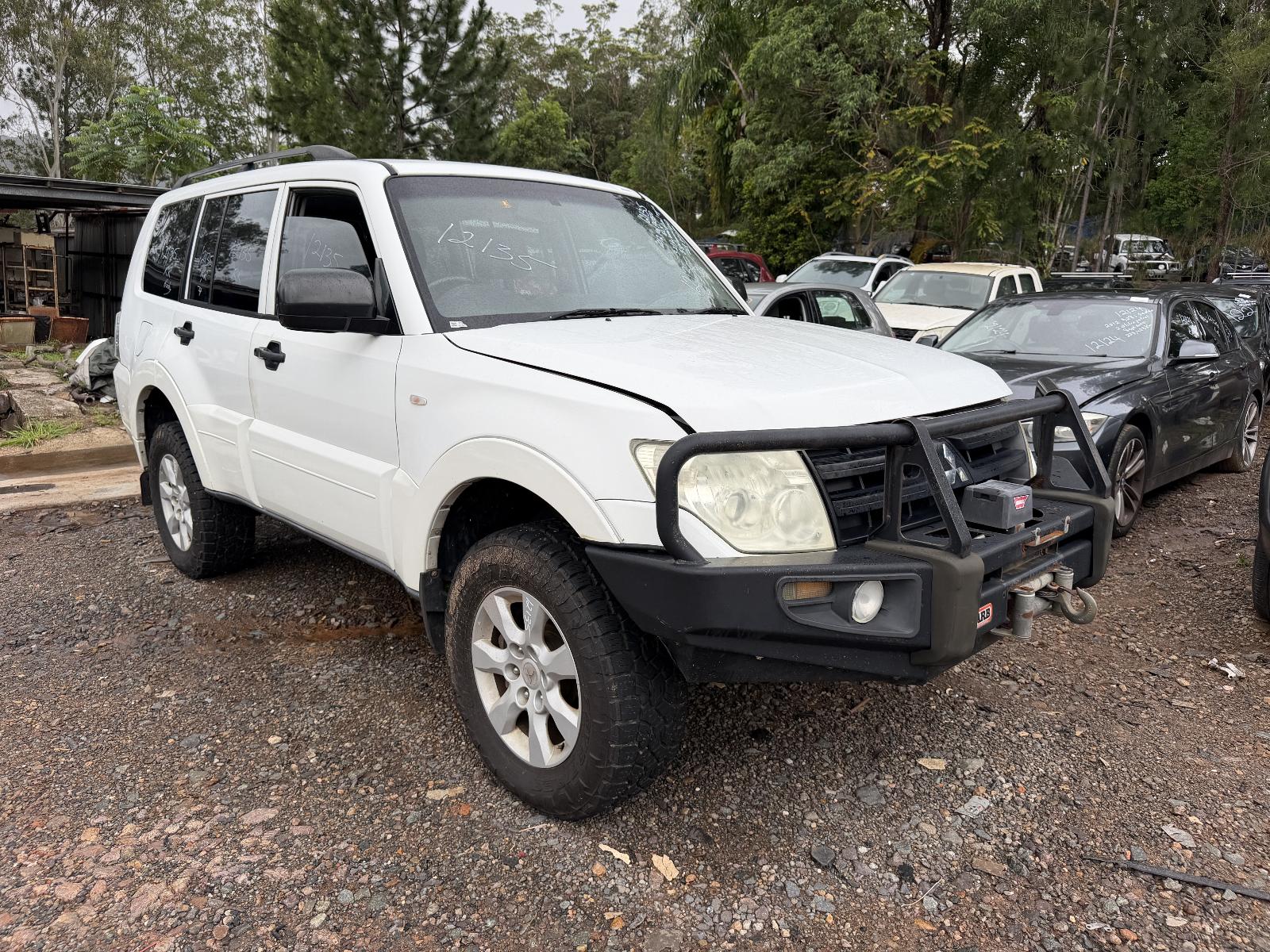 View Auto part Battery Terminal Mitsubishi Pajero 2012