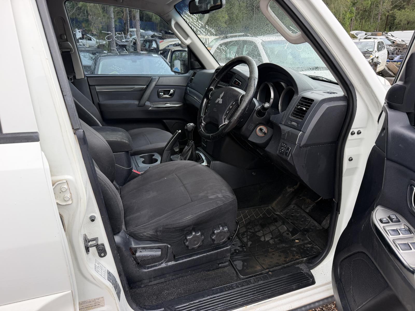 View Auto part Battery Terminal Mitsubishi Pajero 2012
