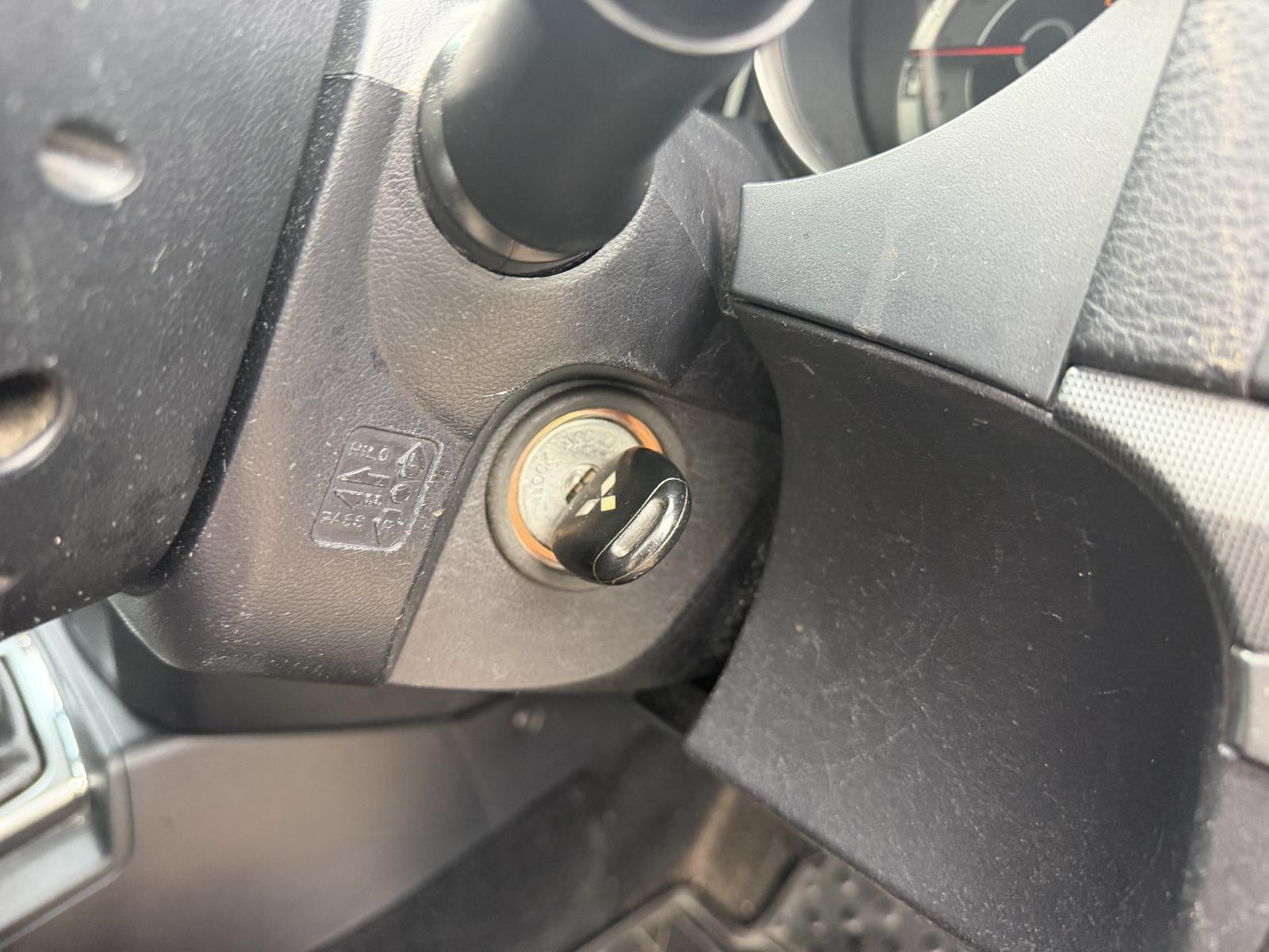 View Auto part Battery Terminal Mitsubishi Pajero 2012