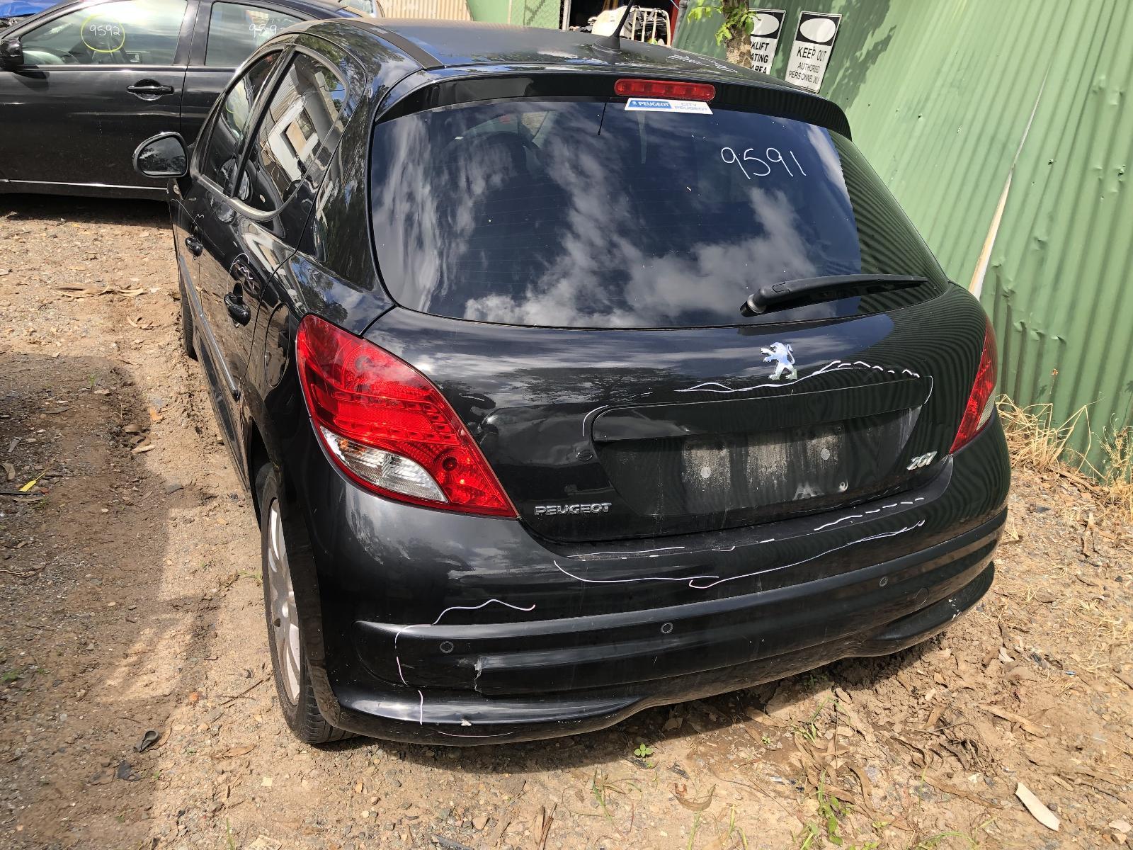 View Auto part Door Handle Peugeot 207 2010
