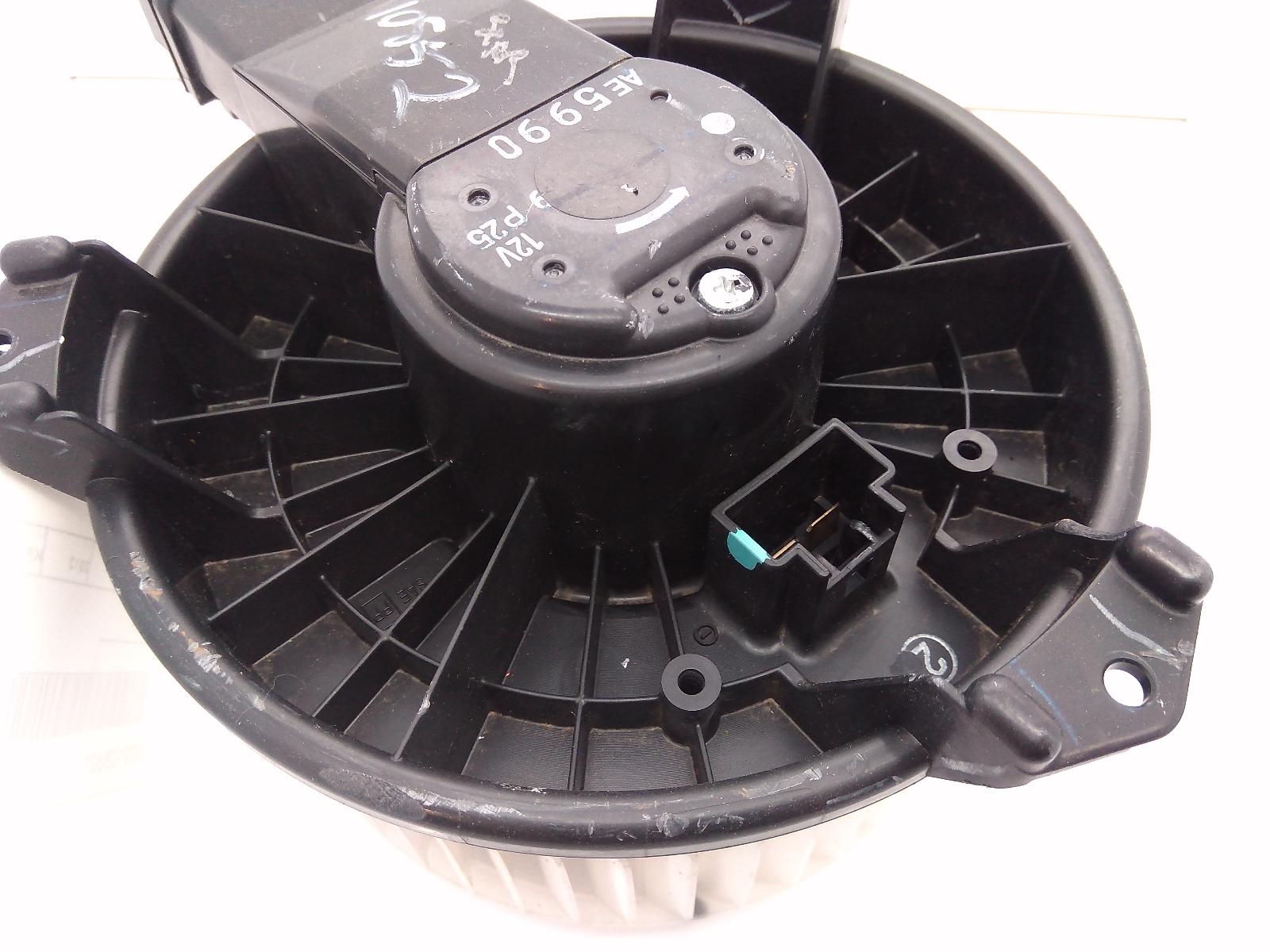View Auto part Heater Fan Motor Honda Crv 2012