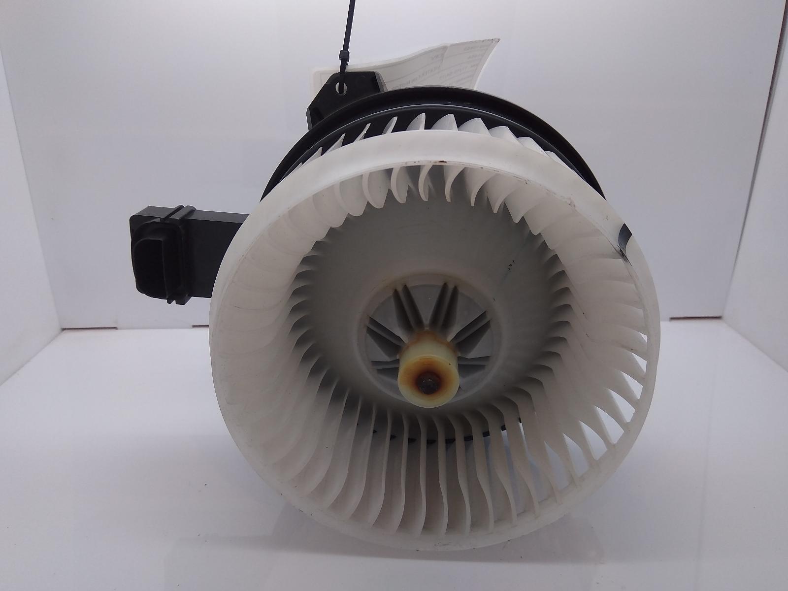 View Auto part Heater Fan Motor Honda Crv 2012