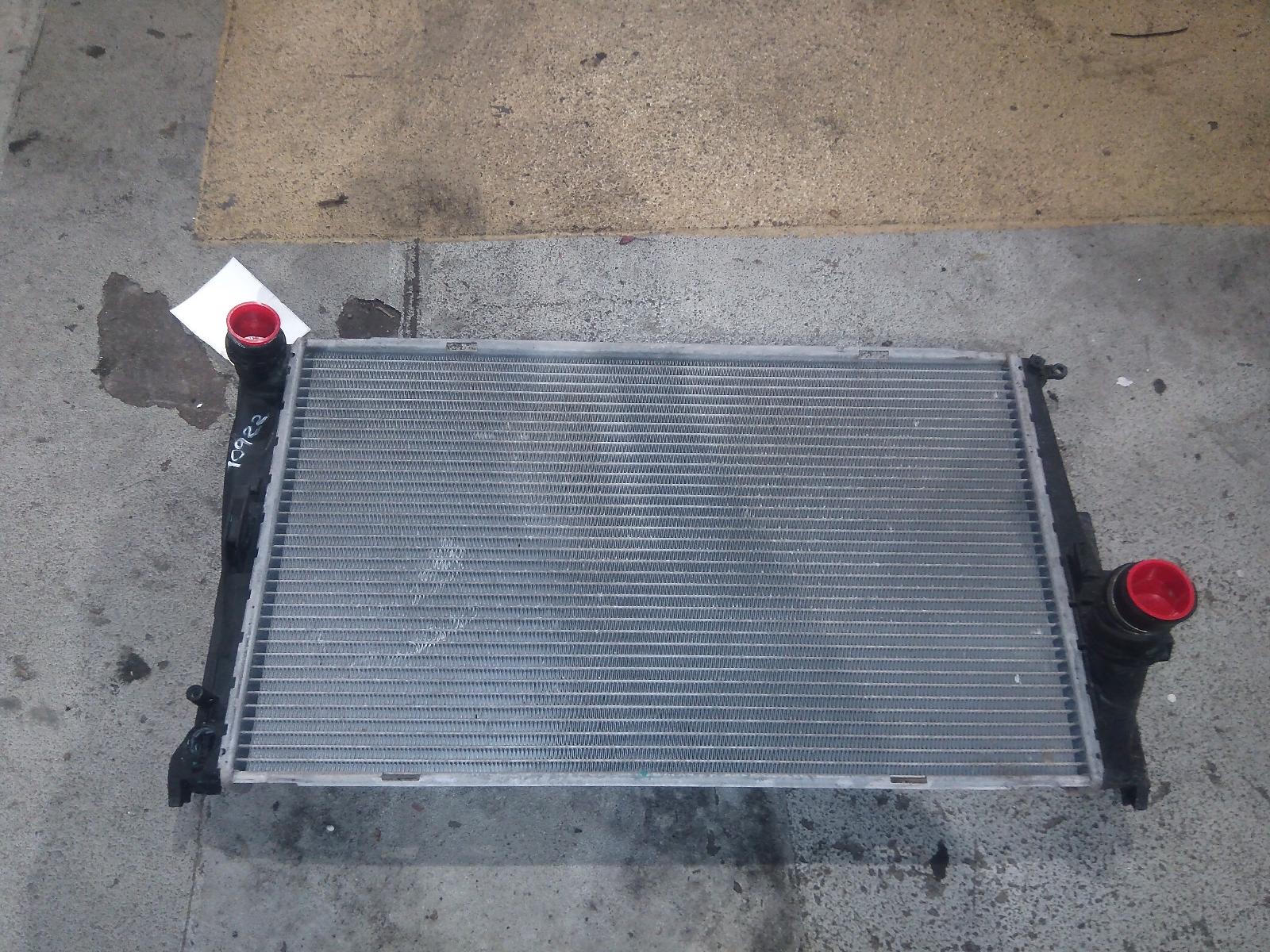 View Auto part Radiator BMW 3 SERIES 2010