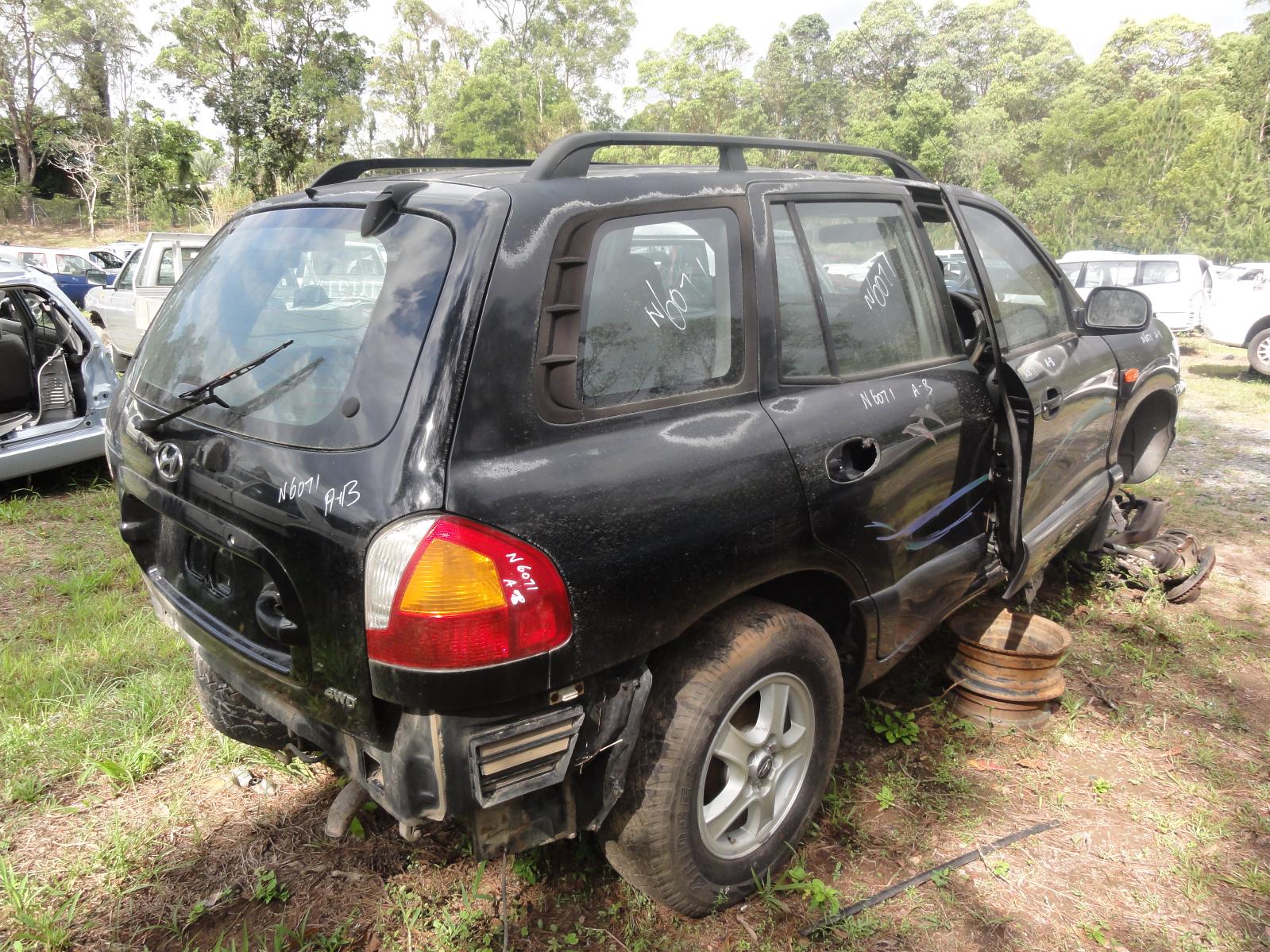 View HYUNDAI SANTA FE 2002   Breaking