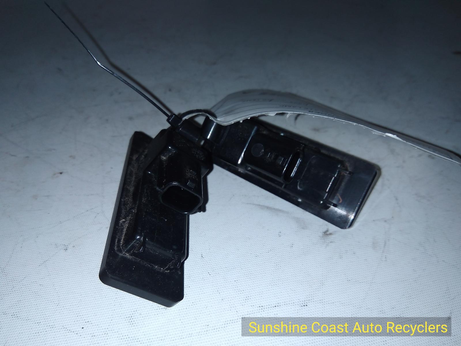 View Auto part Number Plate Lamp Mitsubishi Outlander 2022
