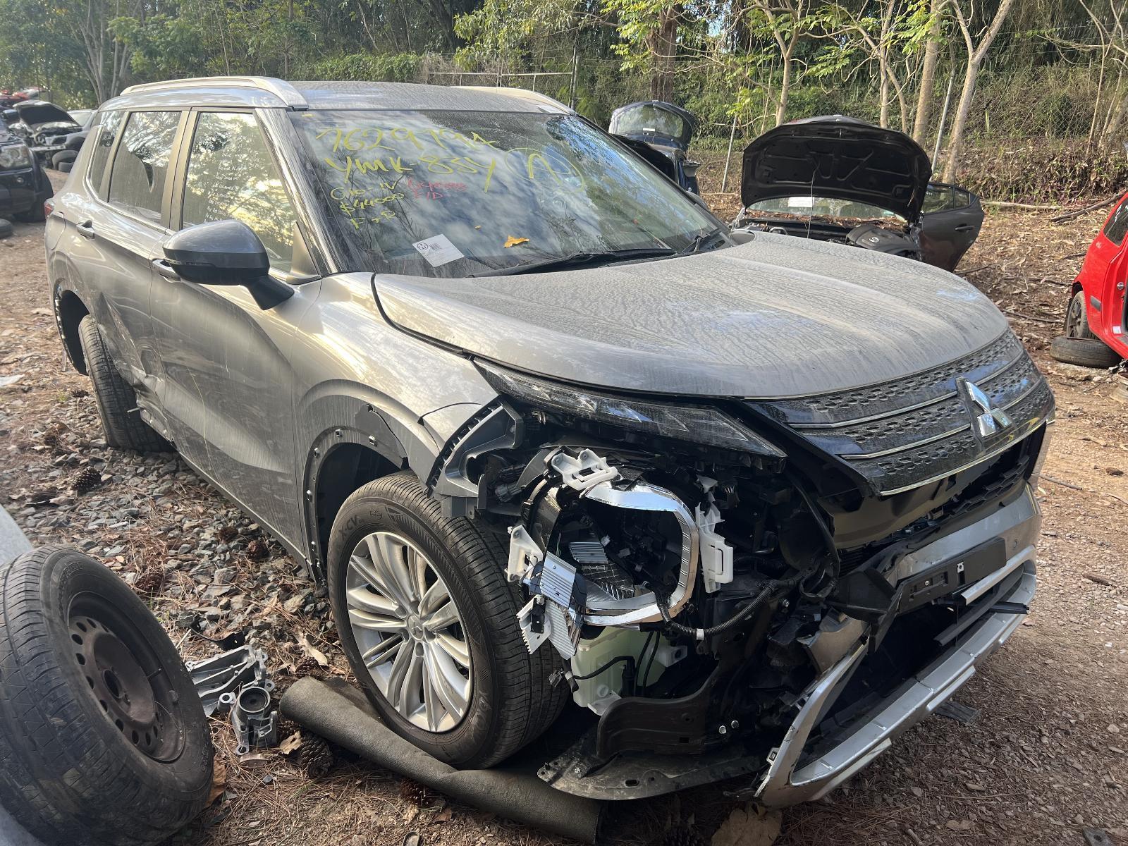 View Auto part Owners Handbook Mitsubishi Outlander 2022