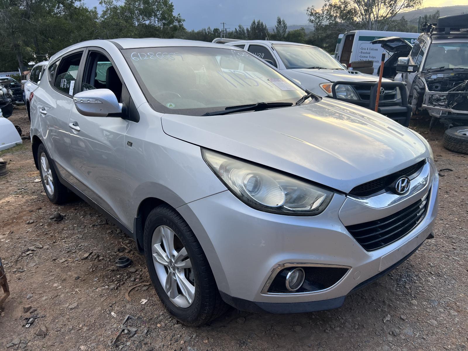 View Auto part Right Headlamp HYUNDAI IX35 2013