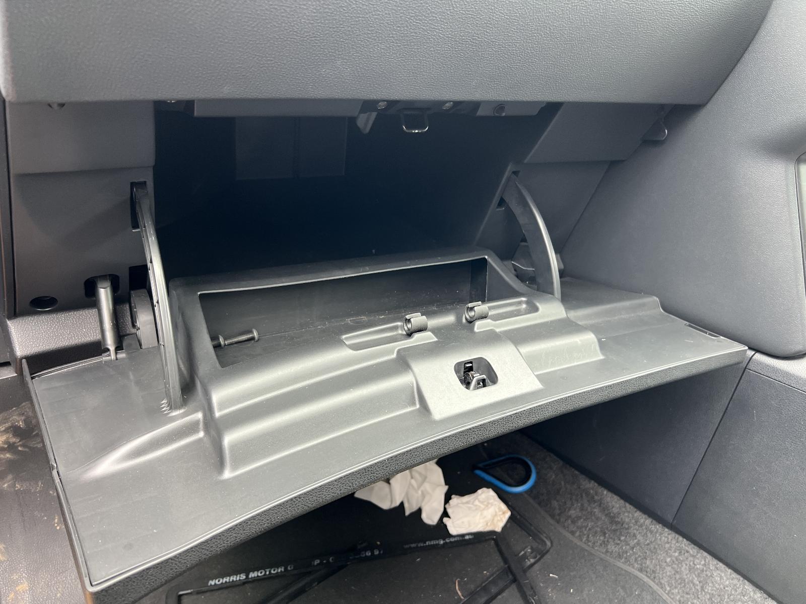 View Auto part Glove Box Nissan Dualis 2010