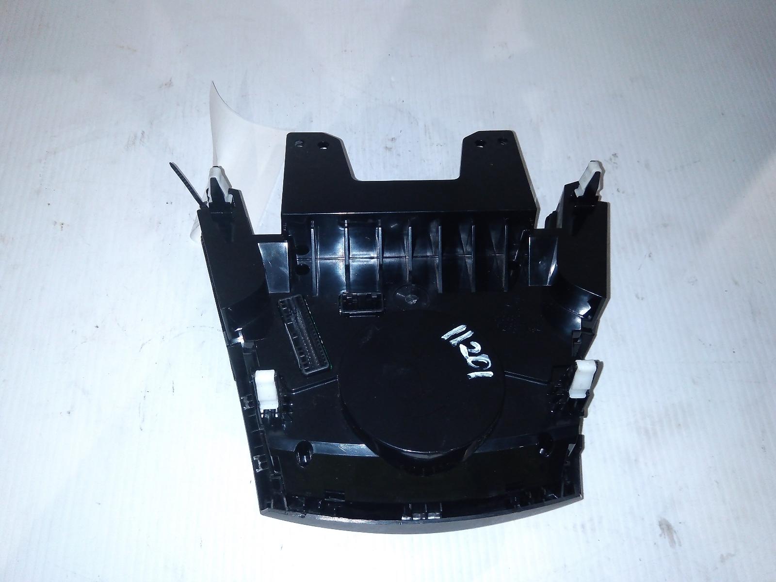 View Auto part Heater/Ac Controls Hyundai Santa Fe 2015