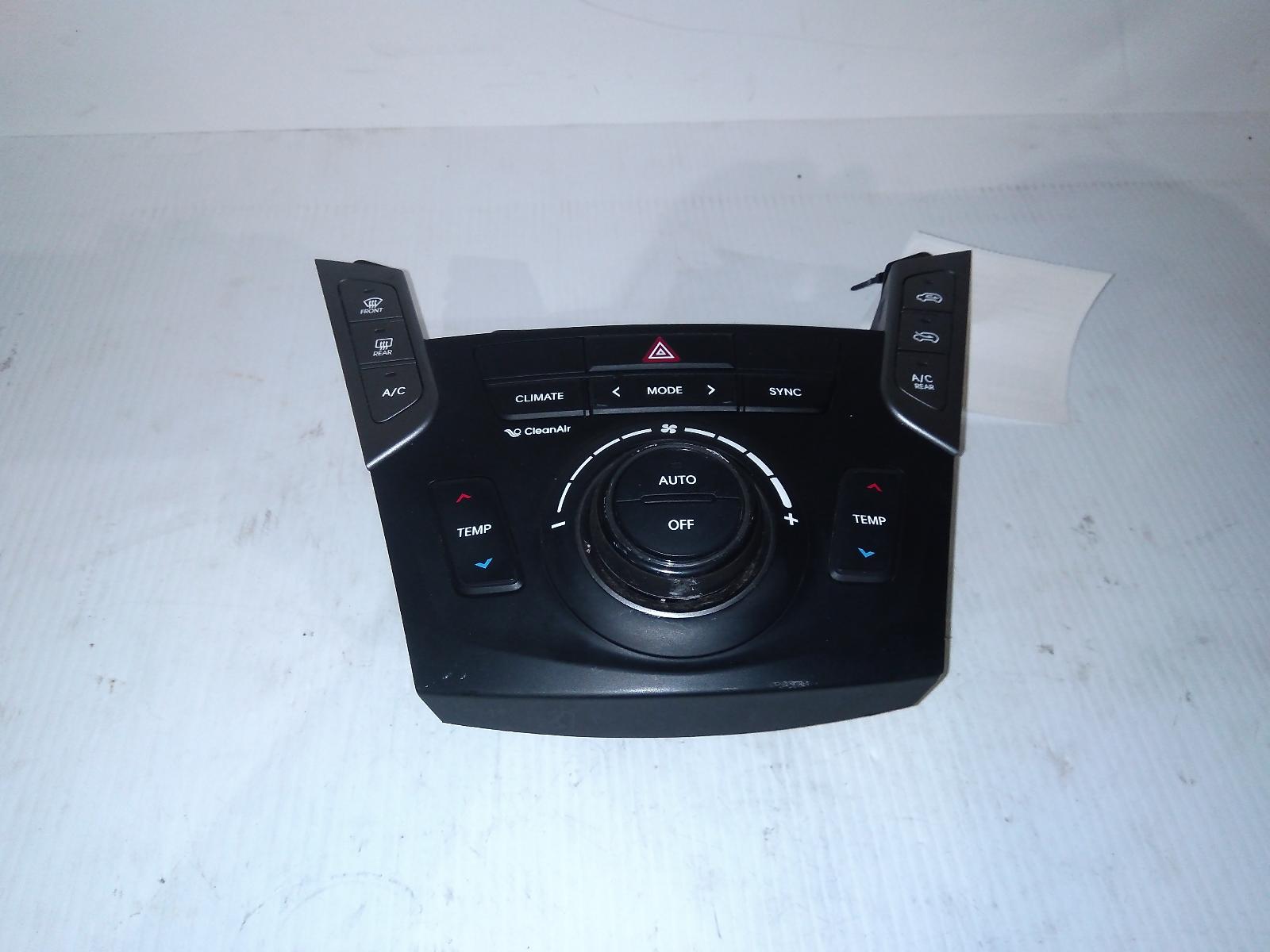 View Auto part Heater/Ac Controls Hyundai Santa Fe 2015