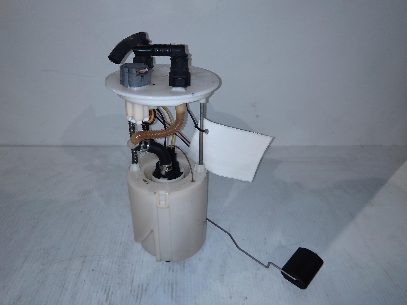 View Auto part Fuel Pump Hyundai Santa Fe 2015