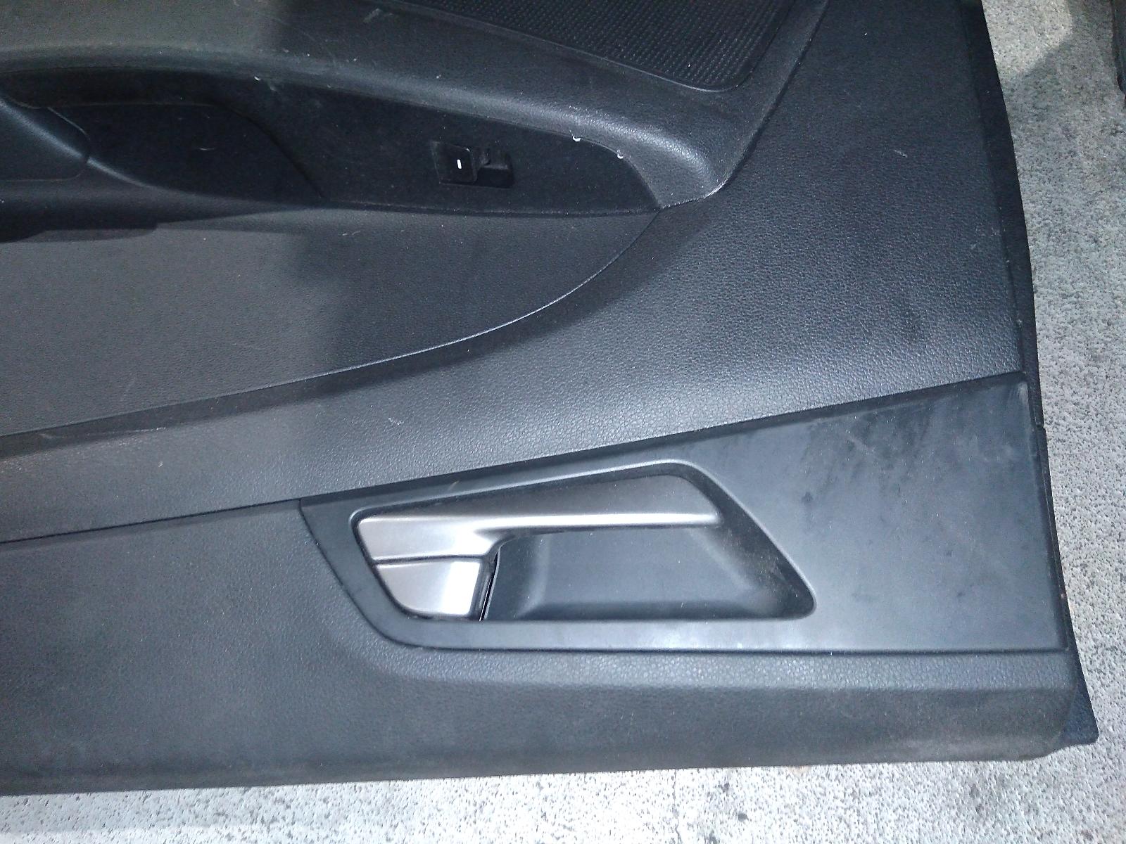 View Auto part Door Trim Hyundai Santa Fe 2015