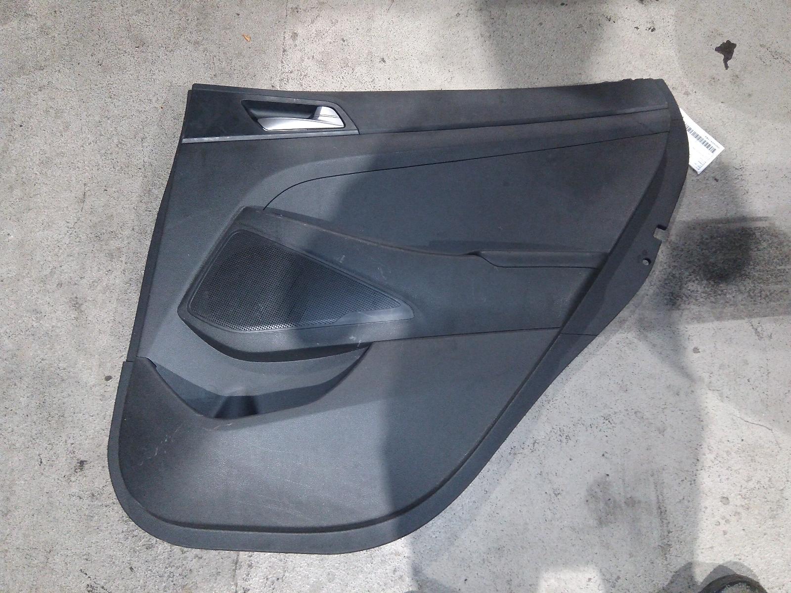 View Auto part Door Trim Hyundai Santa Fe 2015