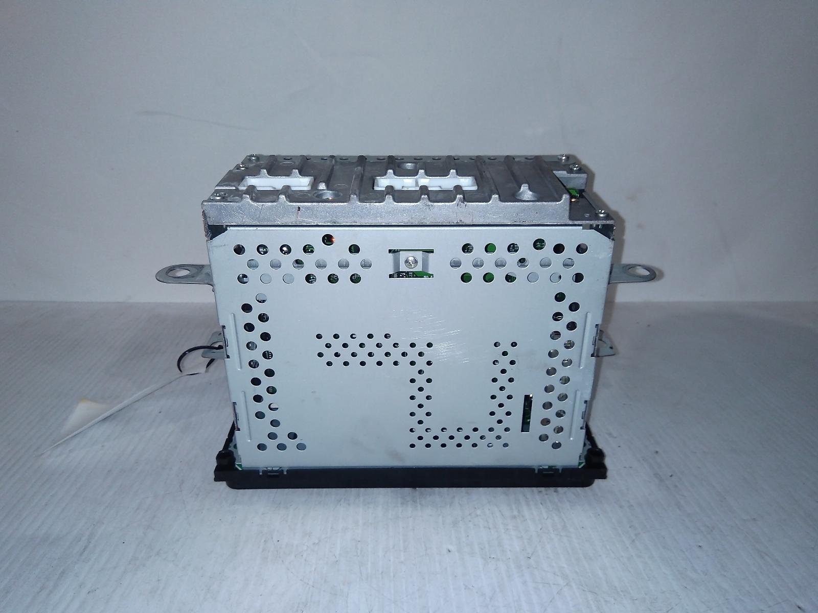 2003 Toyota Rav4 Radio/Cd/Dvd/Sat/Tv View Auto part Radio/Cd/Dvd/Sat/Tv Toyota Rav4 2003