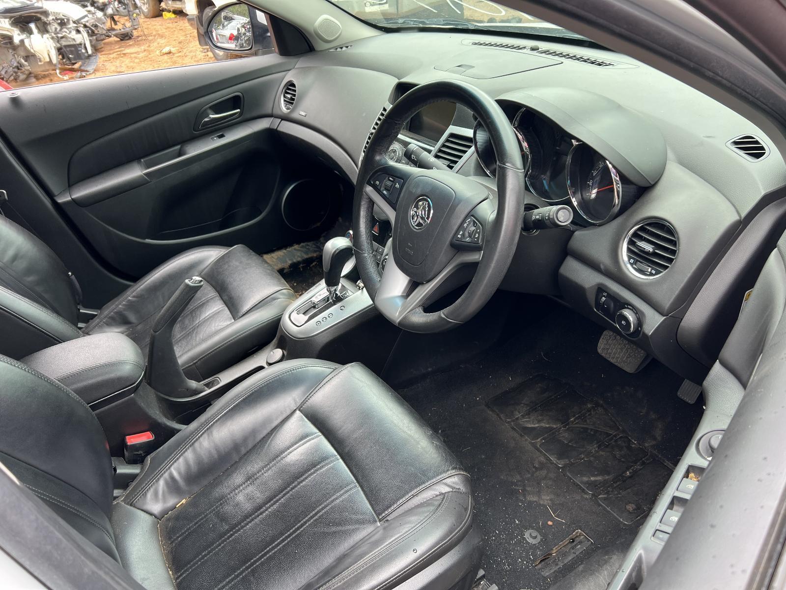 View Auto part Radio/Cd/Dvd/Sat/Tv Holden Cruze 2012