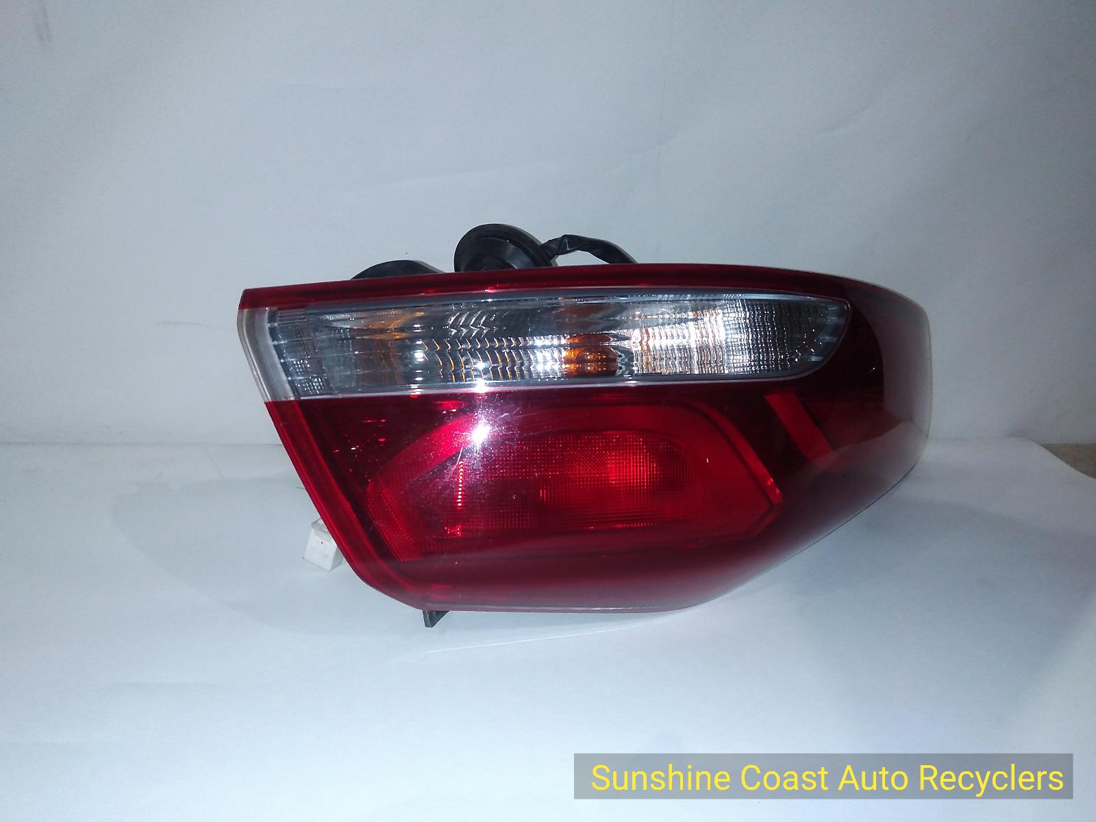 View Auto part Left Taillight Hyundai Elantra 2017