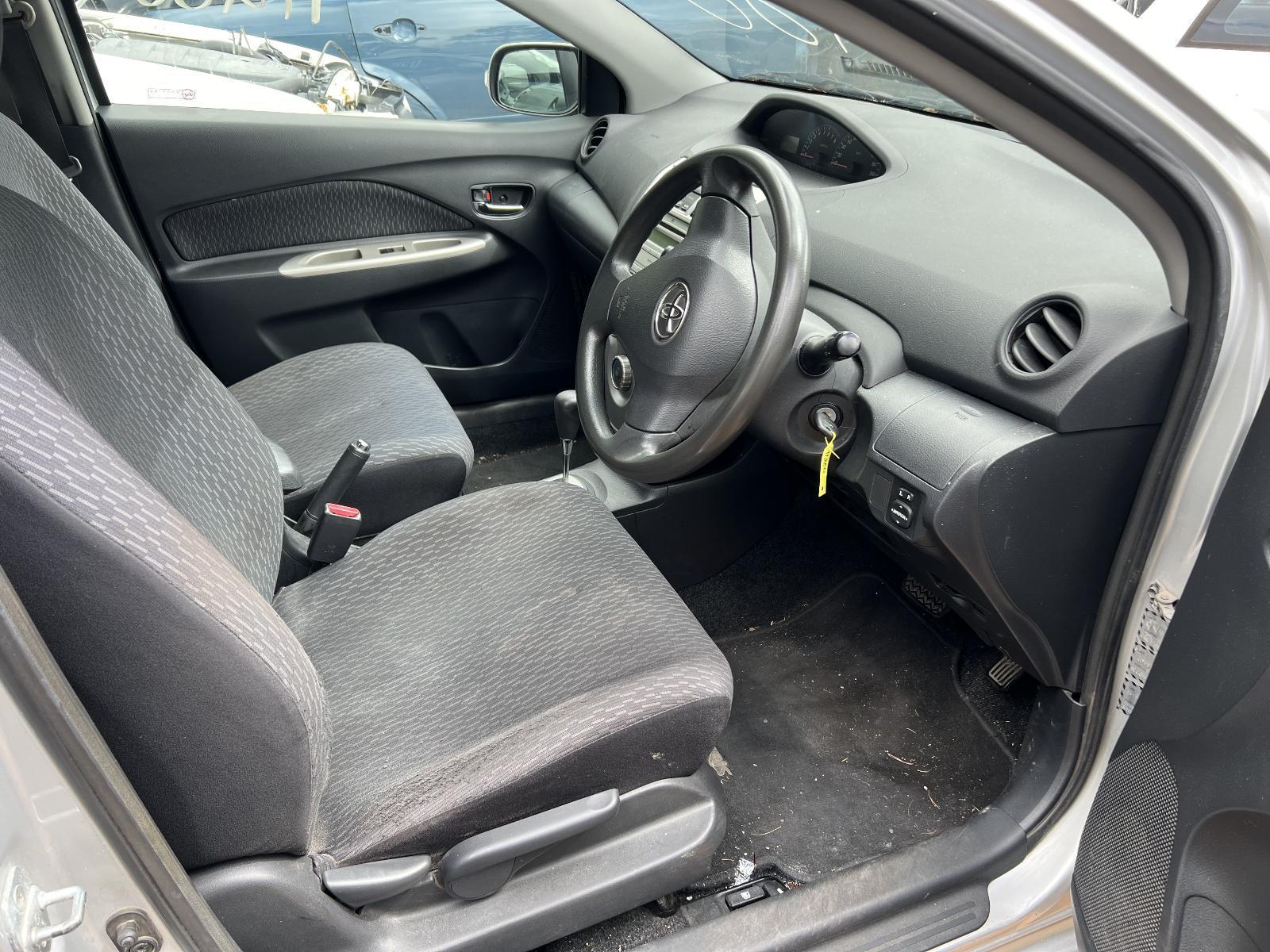 View Auto part Gear Stick/Shifter Toyota Yaris 2009