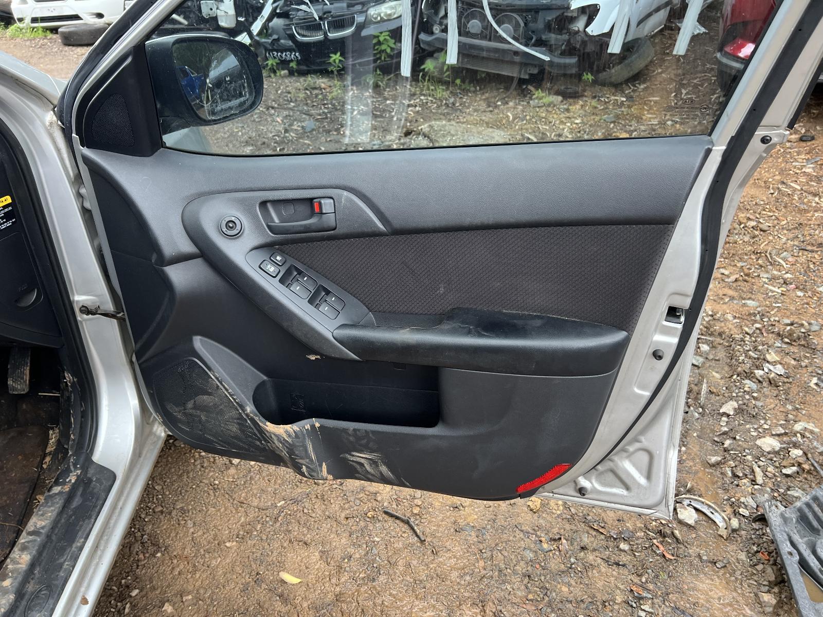 View Auto part Right Front Window Reg/Motor Kia Cerato 2011