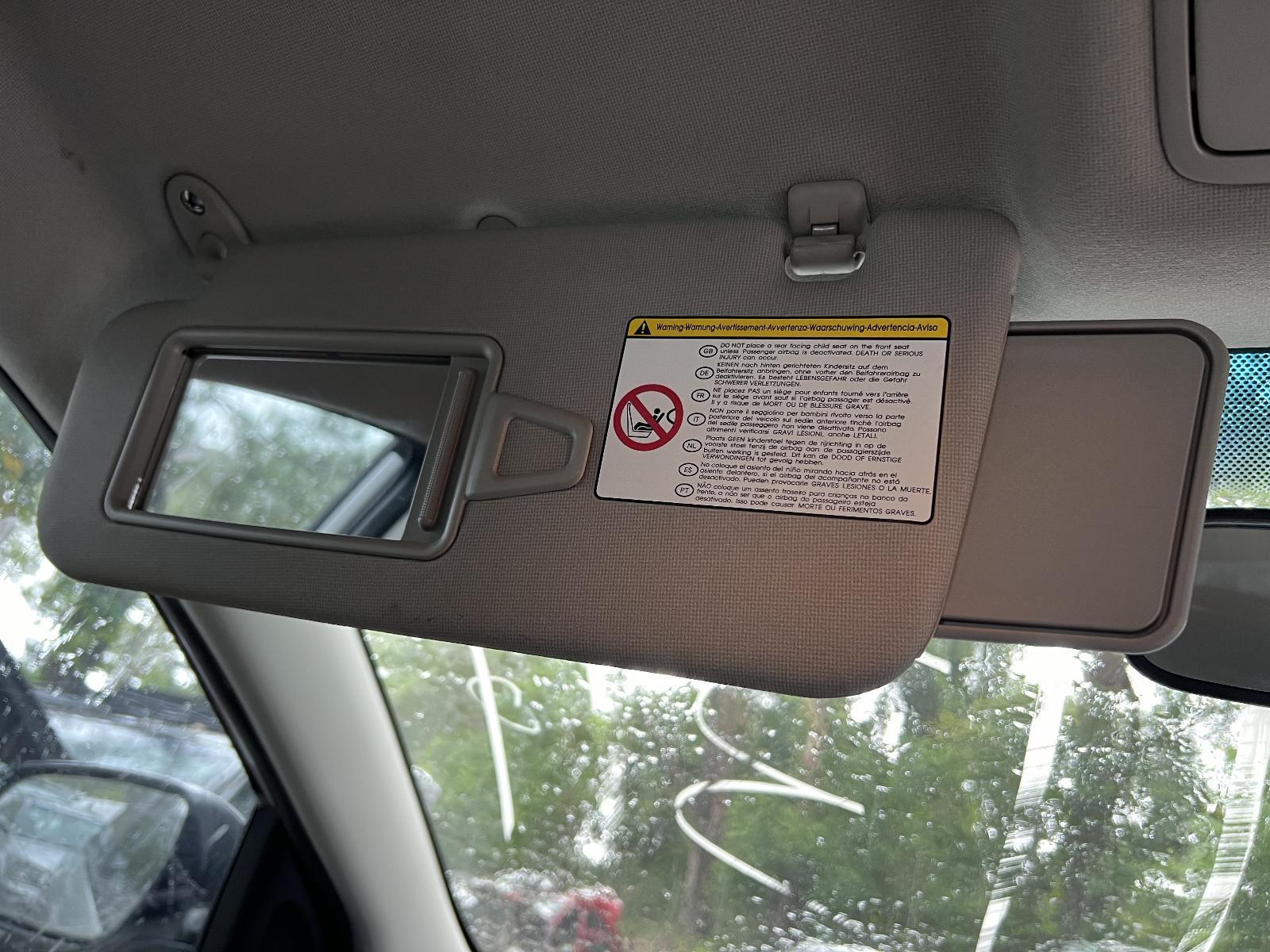 View Auto part Sunvisor Kia Cerato 2011