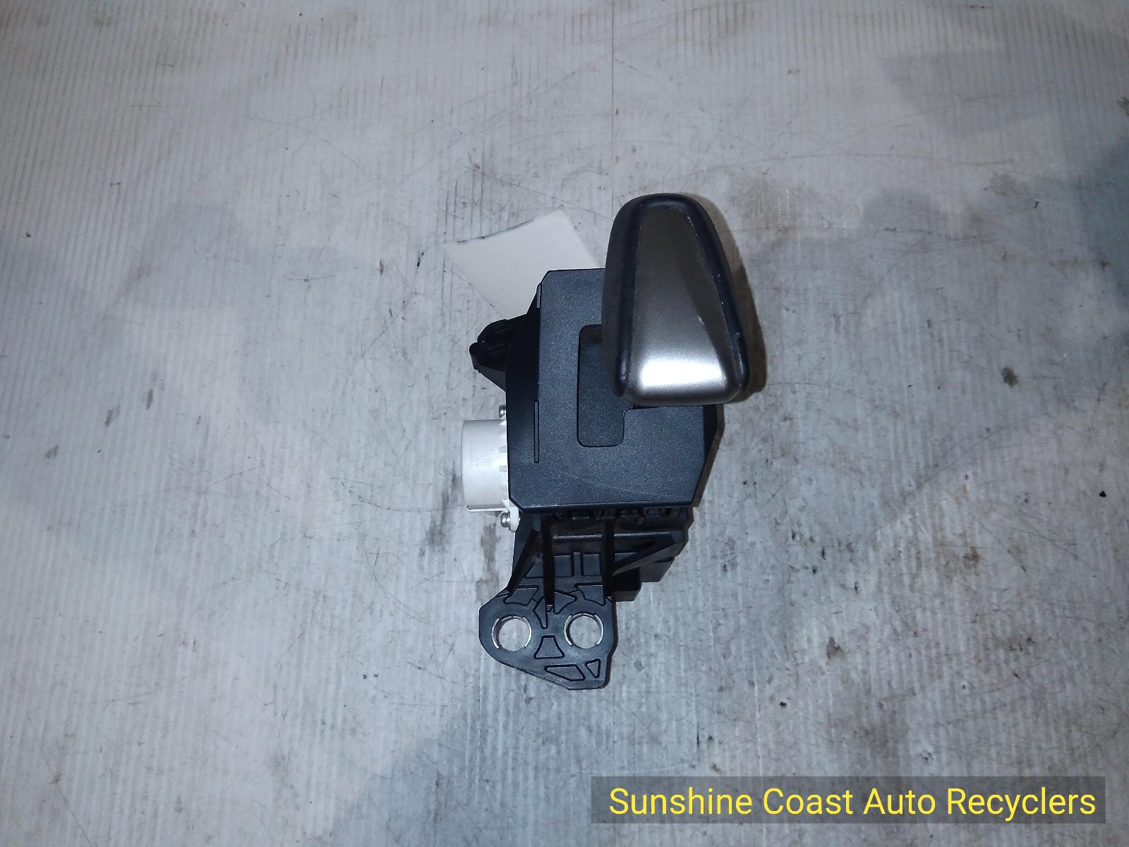 View Auto part Gear Stick/Shifter Lexus Ct200h 2018
