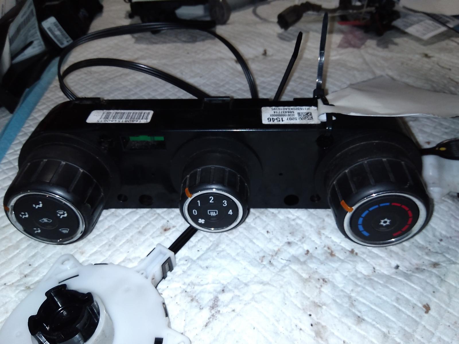 View Auto part Heater/Ac Controls Holden Colorado 2017