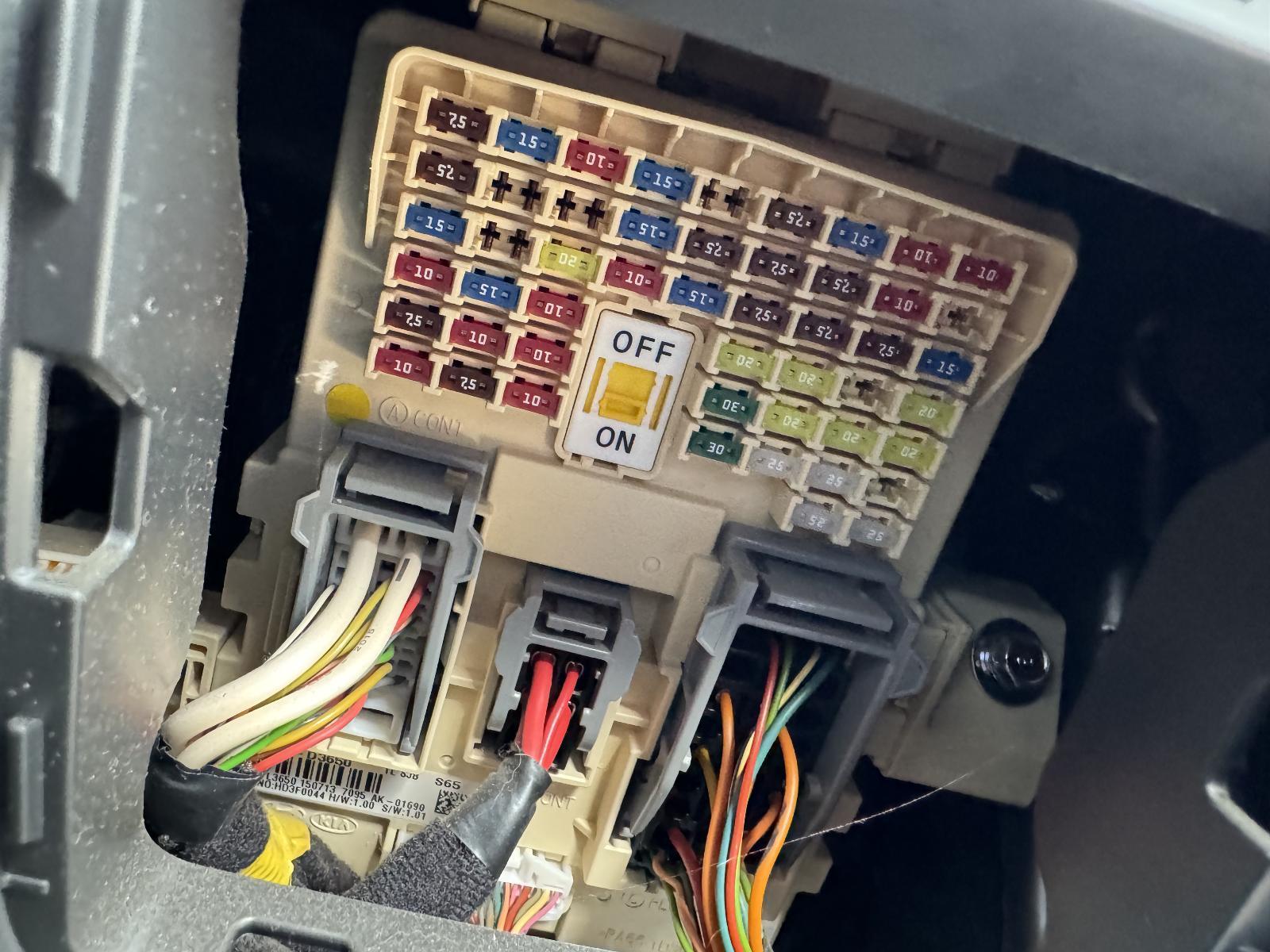 View Auto part Fuse Box HYUNDAI TUCSON 2016