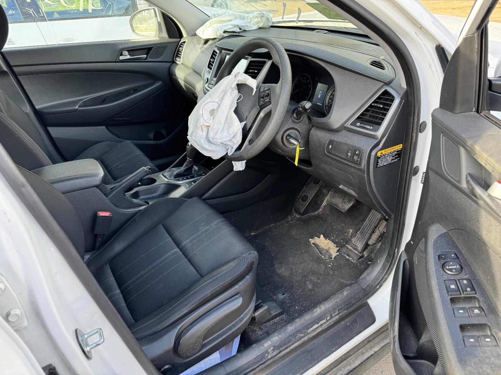 View Auto part Door Trim Hyundai Tucson 2016