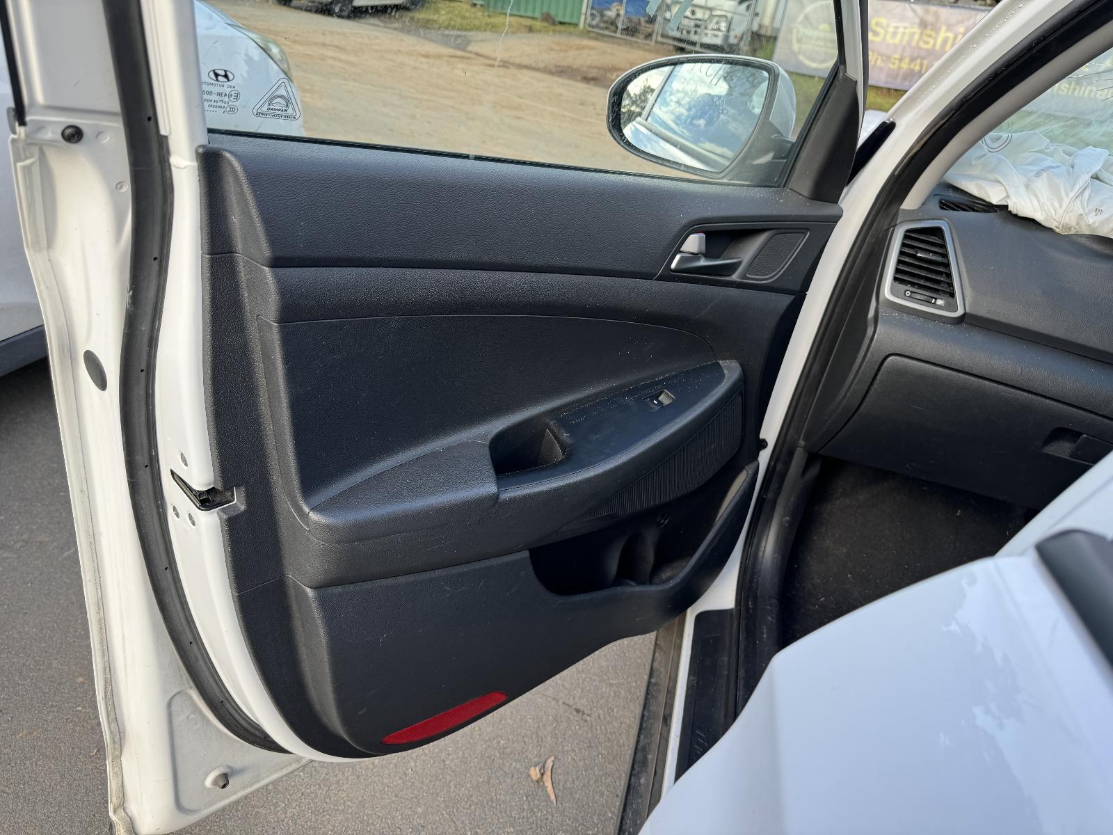 View Auto part Door Trim HYUNDAI TUCSON 2016
