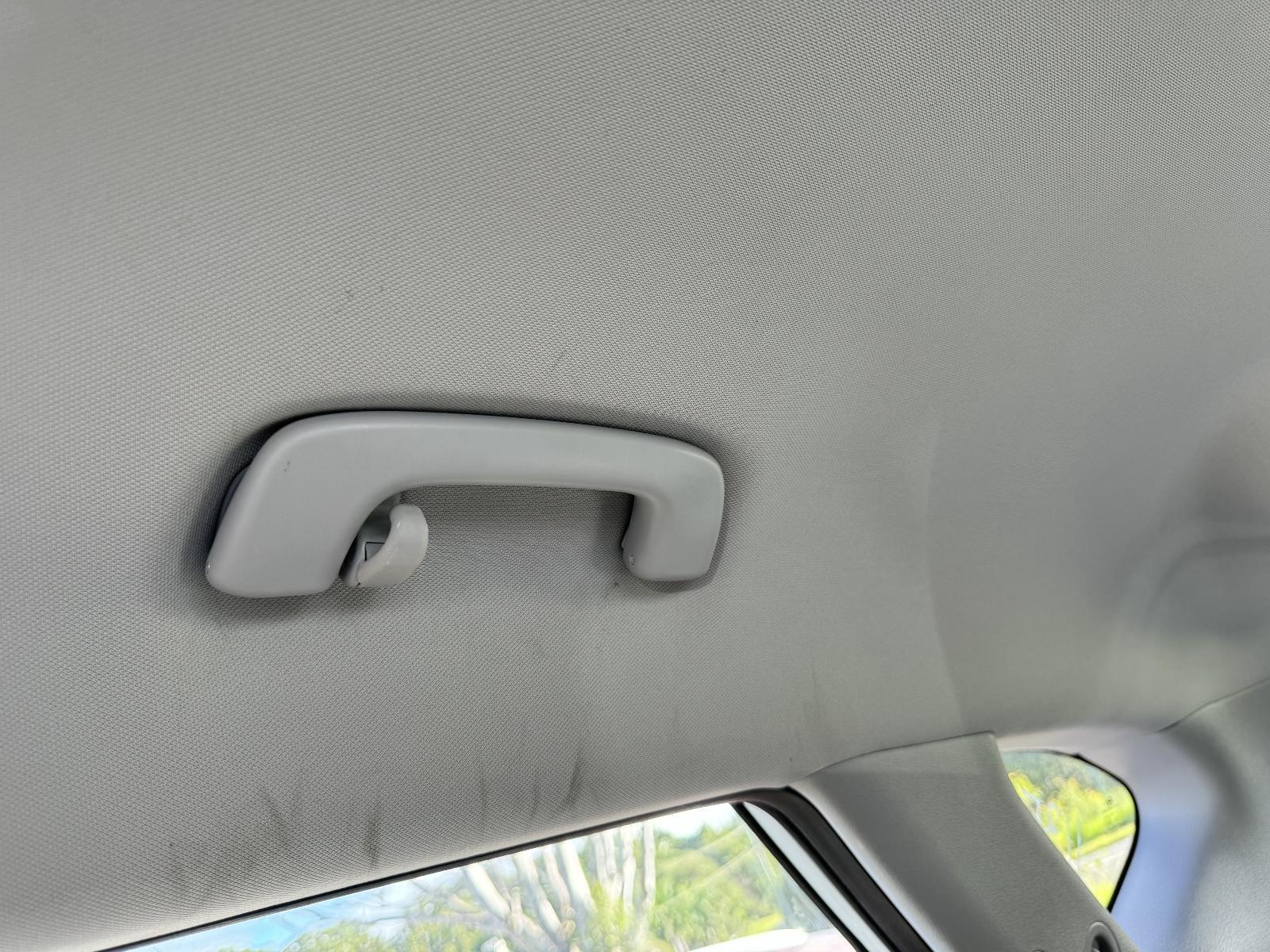View Auto part Grab Handle Hyundai Tucson 2016