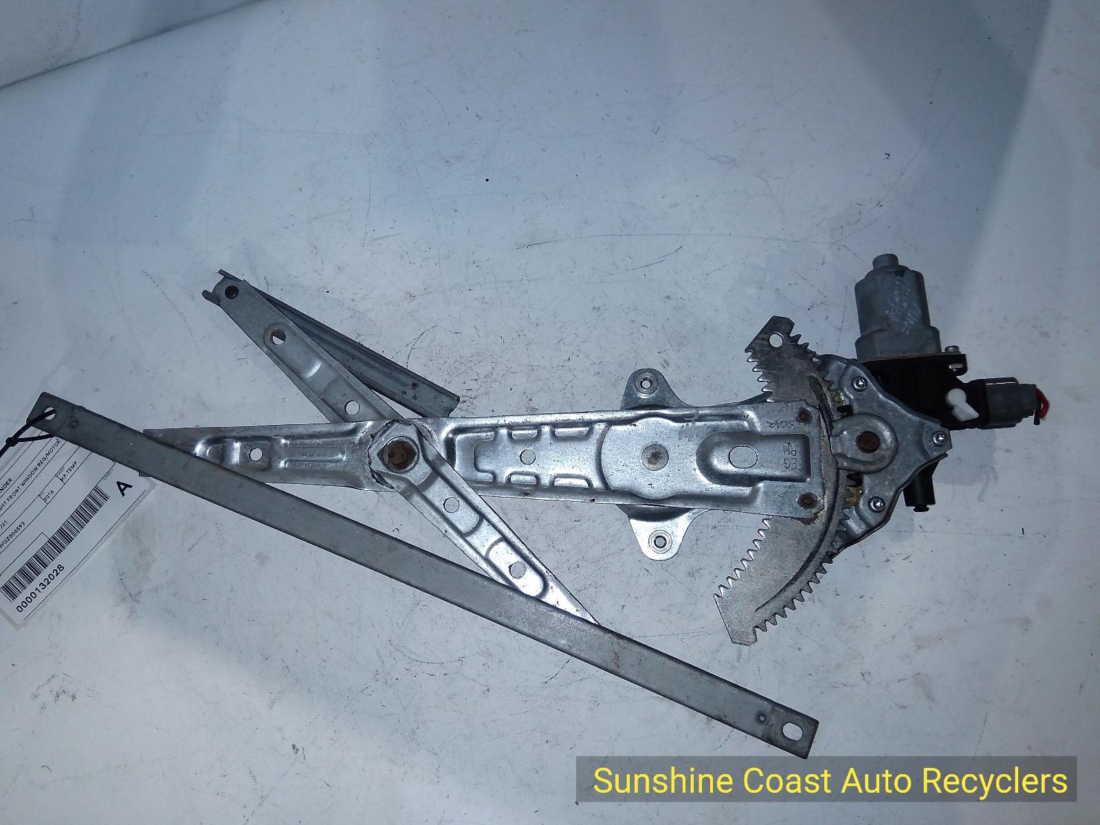 View Auto part Right Front Window Reg/Motor MITSUBISHI OUTLANDER 2016