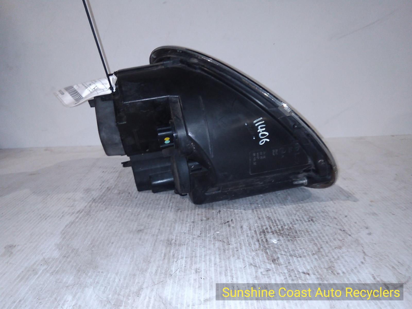 2004 Mini Cooper Right Headlamp View Auto part Right Headlamp Mini Cooper 2004