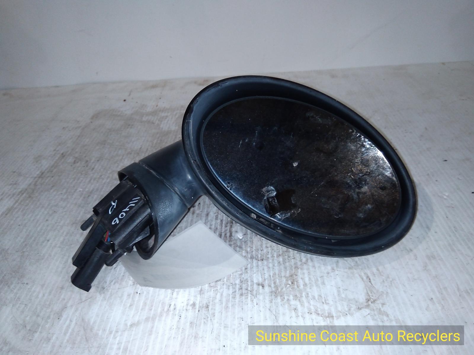2004 Mini Cooper Right Door Mirror View Auto part Right Door Mirror Mini Cooper 2004