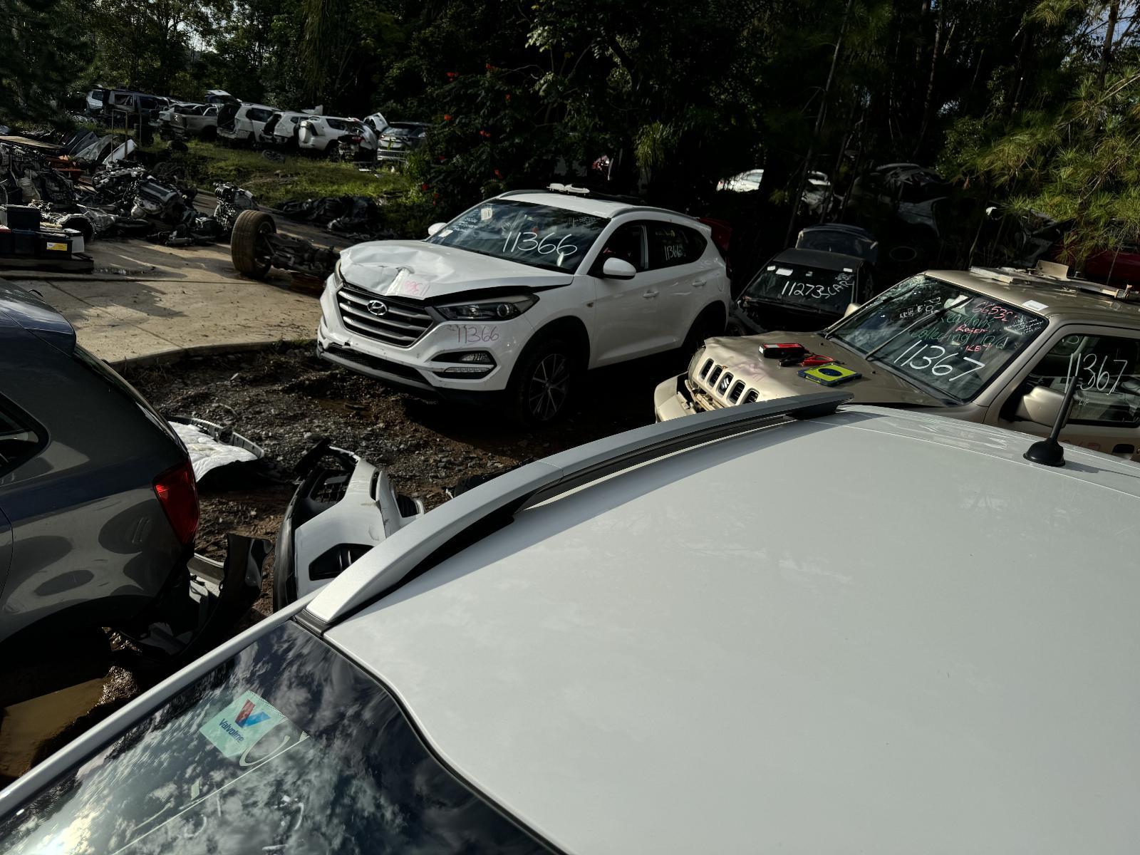 View Auto part Roof Rack/Bars KIA STONIC 2022