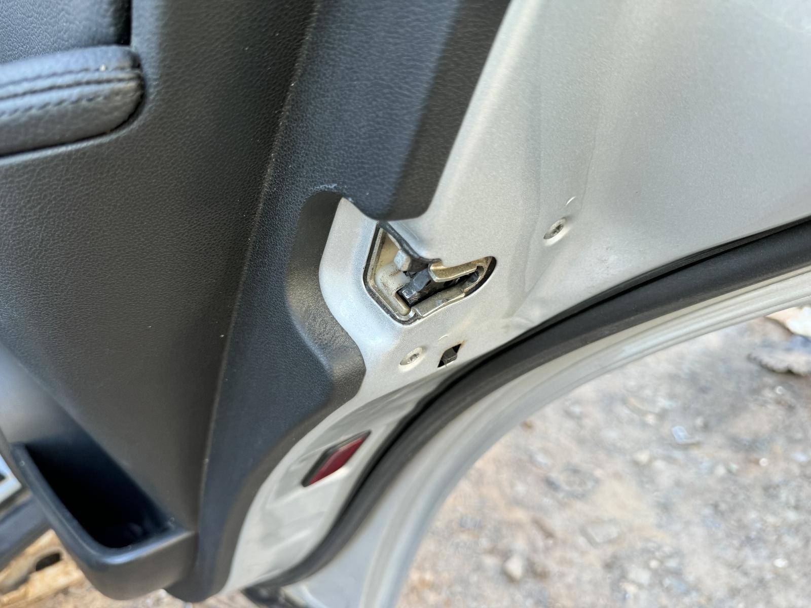 View Auto part Door/Boot/Gate Lock MERCEDES M CLASS 2009