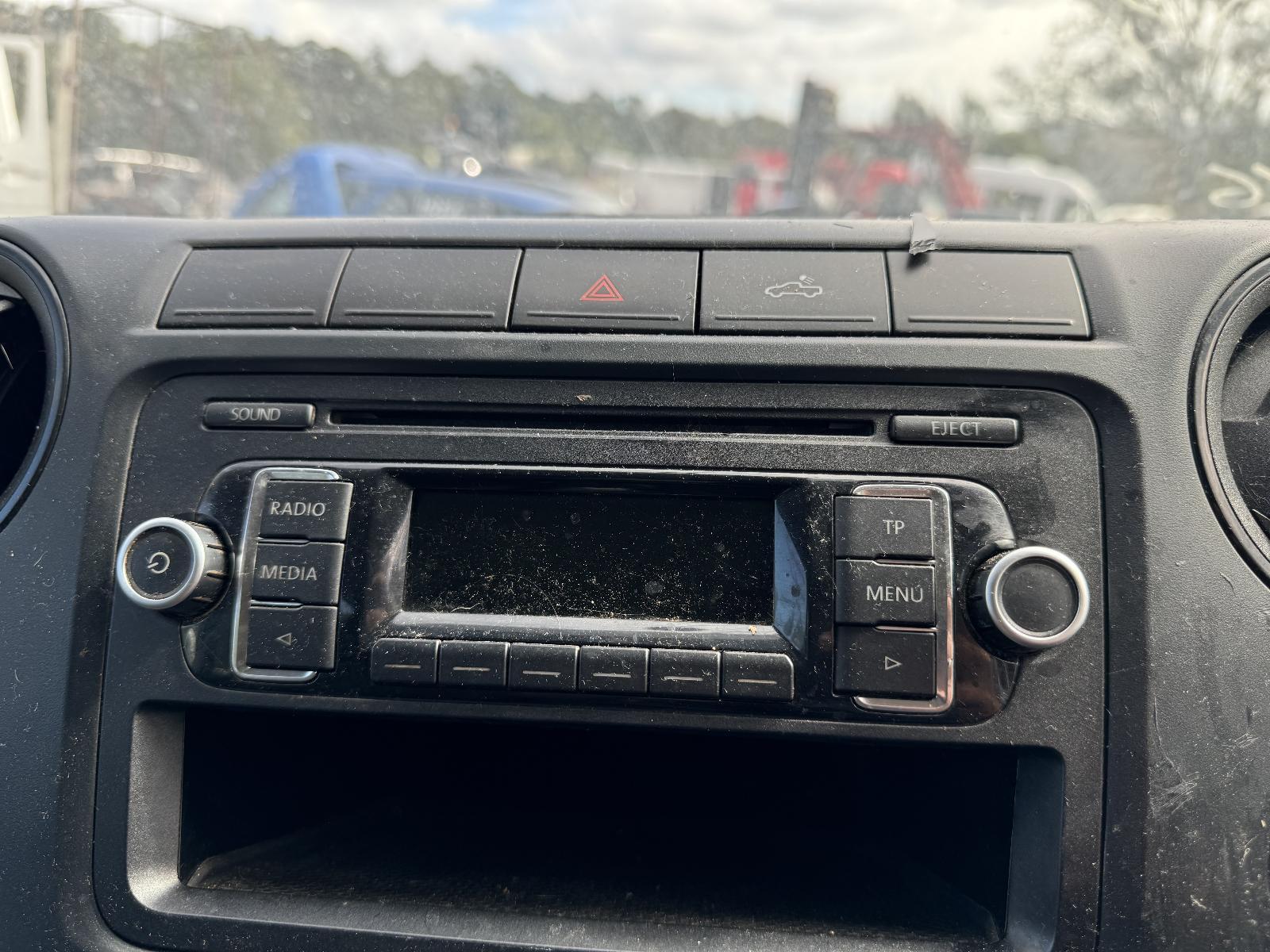 View Auto part Radio/Cd/Dvd/Sat/Tv VOLKSWAGEN AMAROK 2013