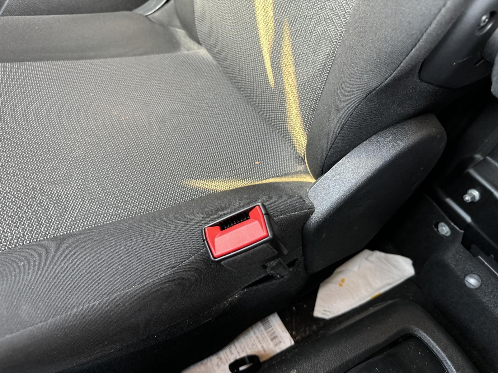 View Auto part Seatbelt/Stalk PEUGEOT PARTNER 2023