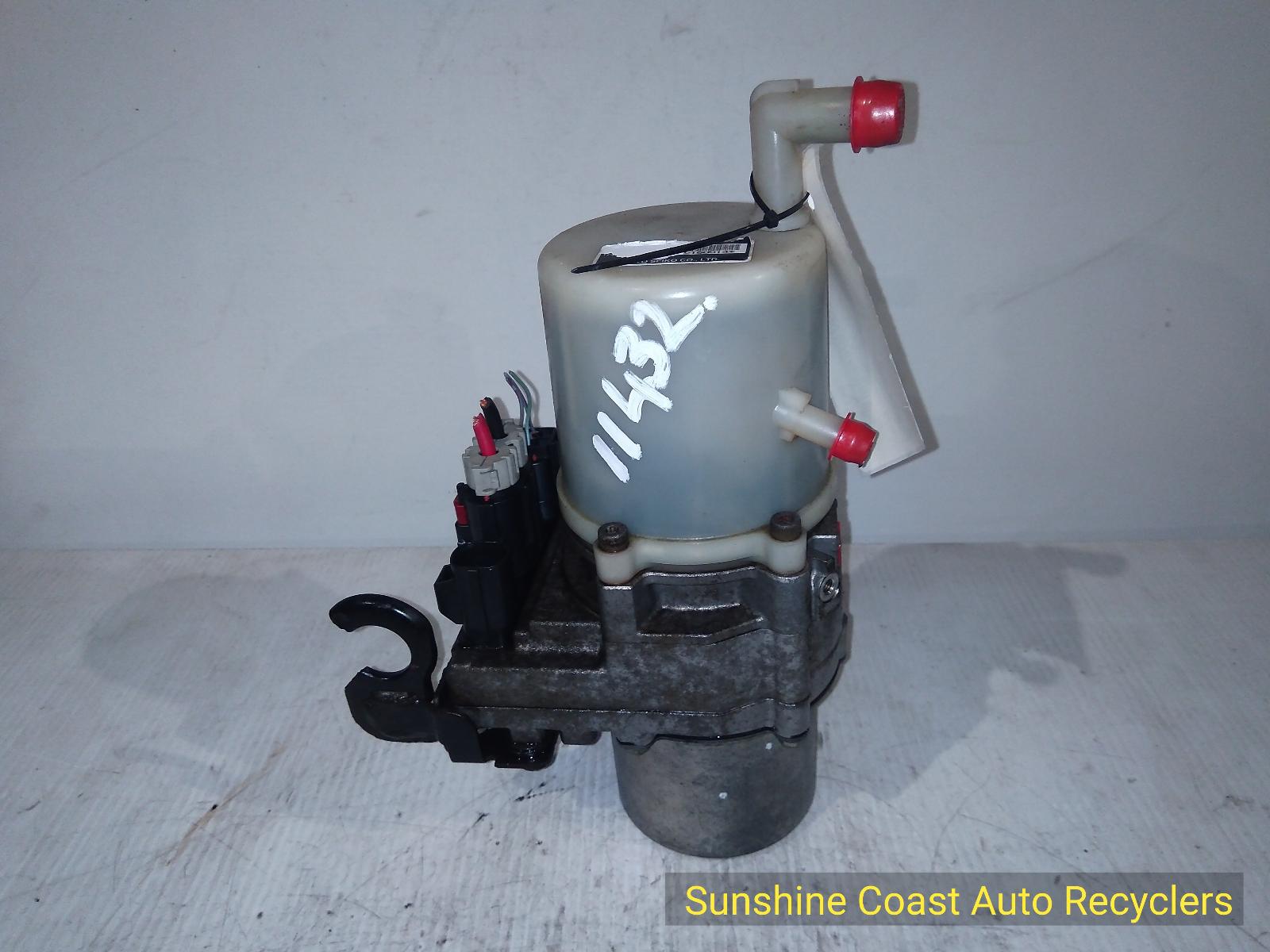 View Auto part Steering Pump Mazda 3 2004