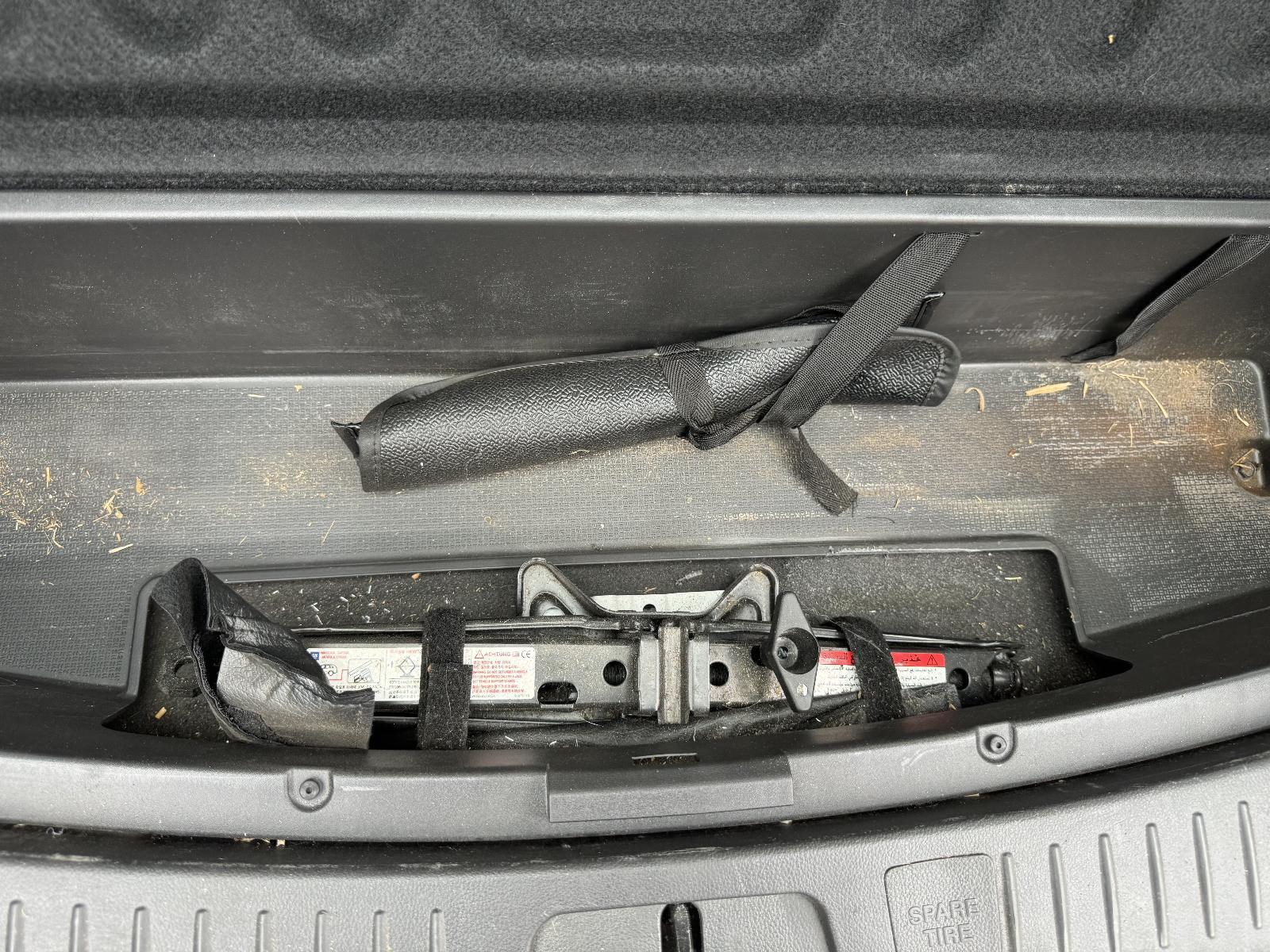 View Auto part Jack/Tool Kit HOLDEN CAPTIVA 2009