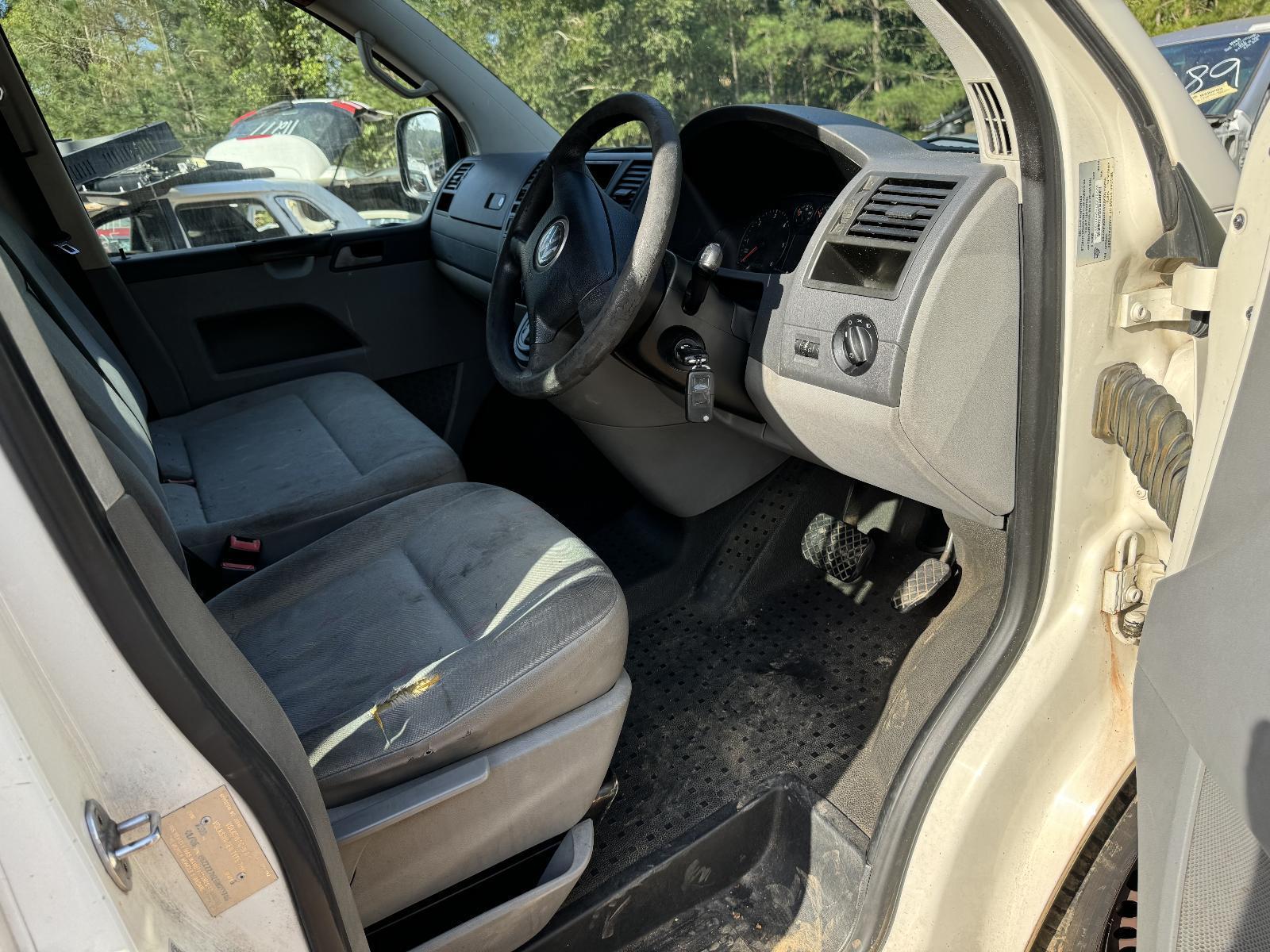 View Auto part SPEAKER VOLKSWAGEN TRANSPORTER 2005