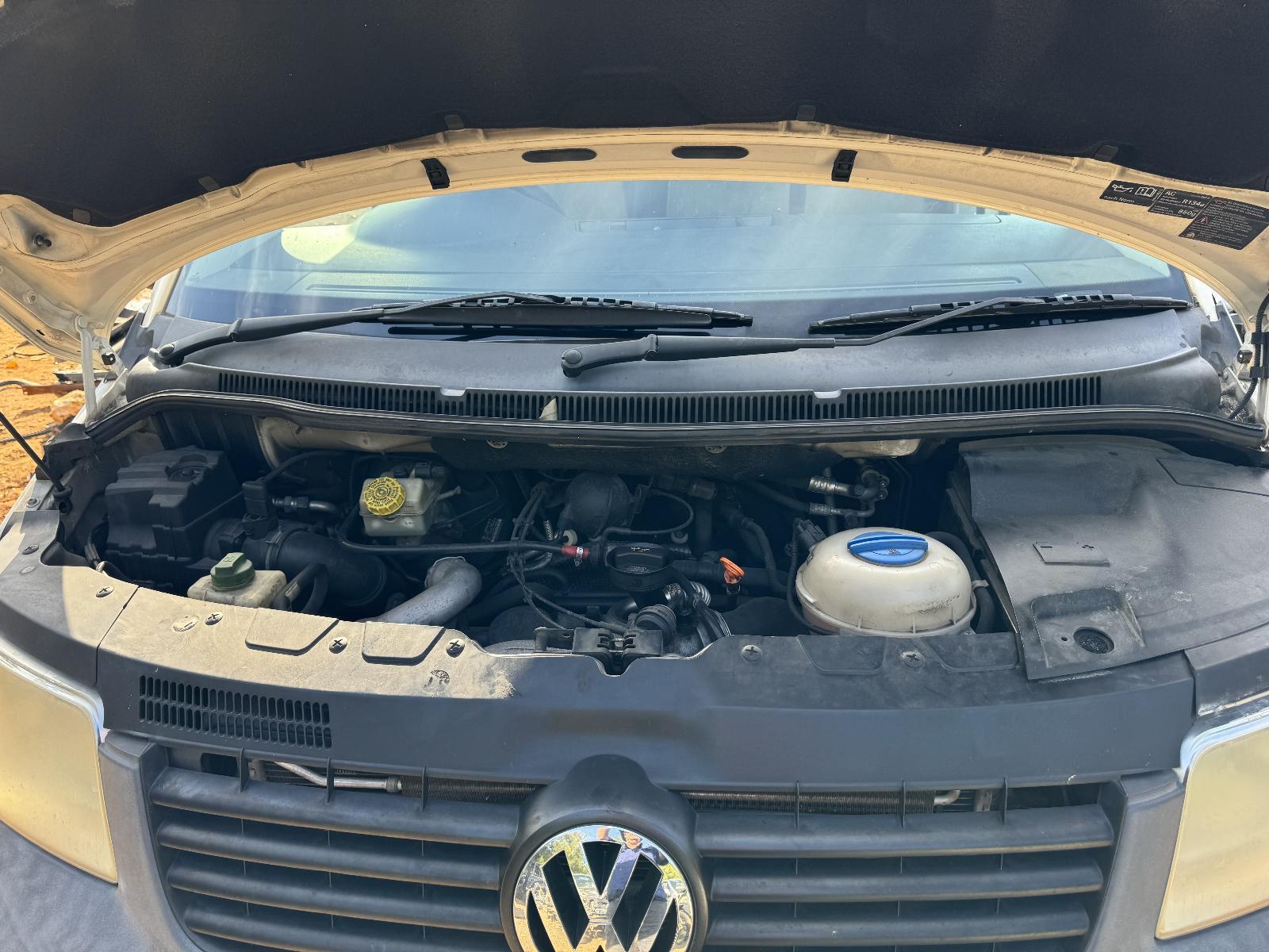 View Auto part Battery Terminal VOLKSWAGEN TRANSPORTER 2005