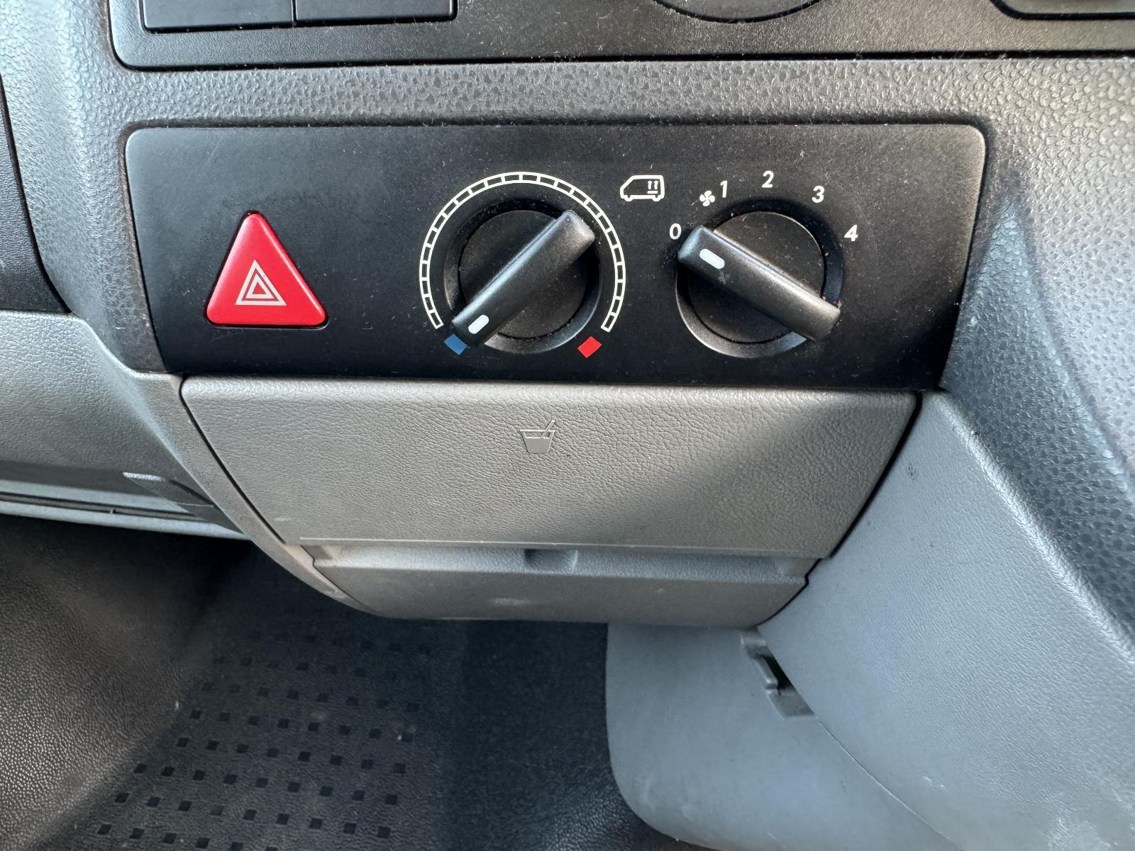 View Auto part Misc Switch/Relay VOLKSWAGEN TRANSPORTER 2005