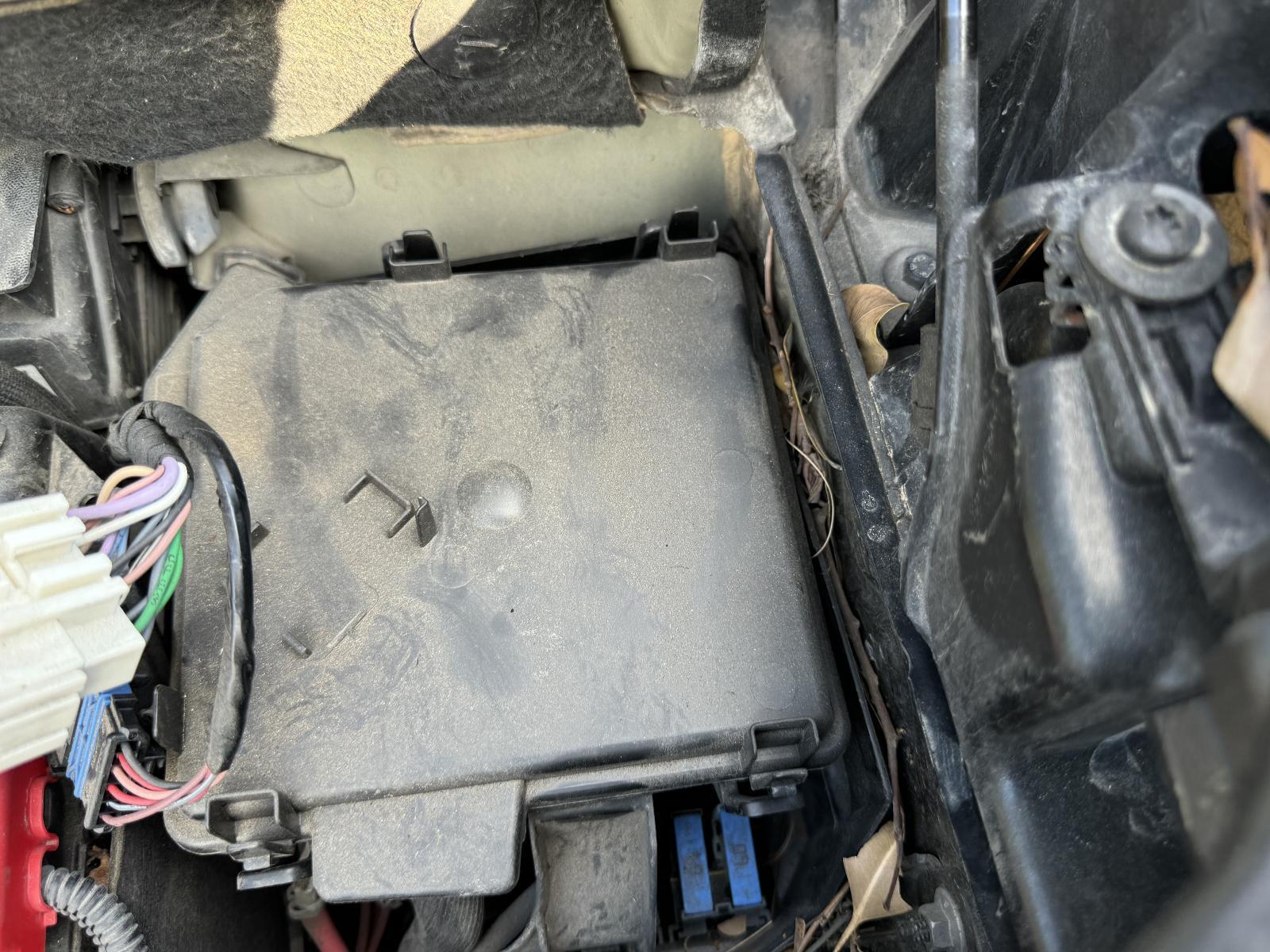 View Auto part Fuse Box RENAULT KANGOO 2014