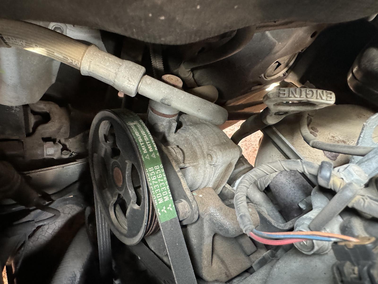 View Auto part Steering Pump MITSUBISHI L300 2012