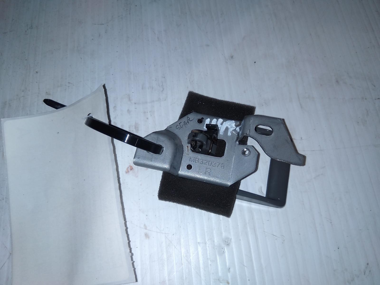 View Auto part Door Handle Mitsubishi L300 2012